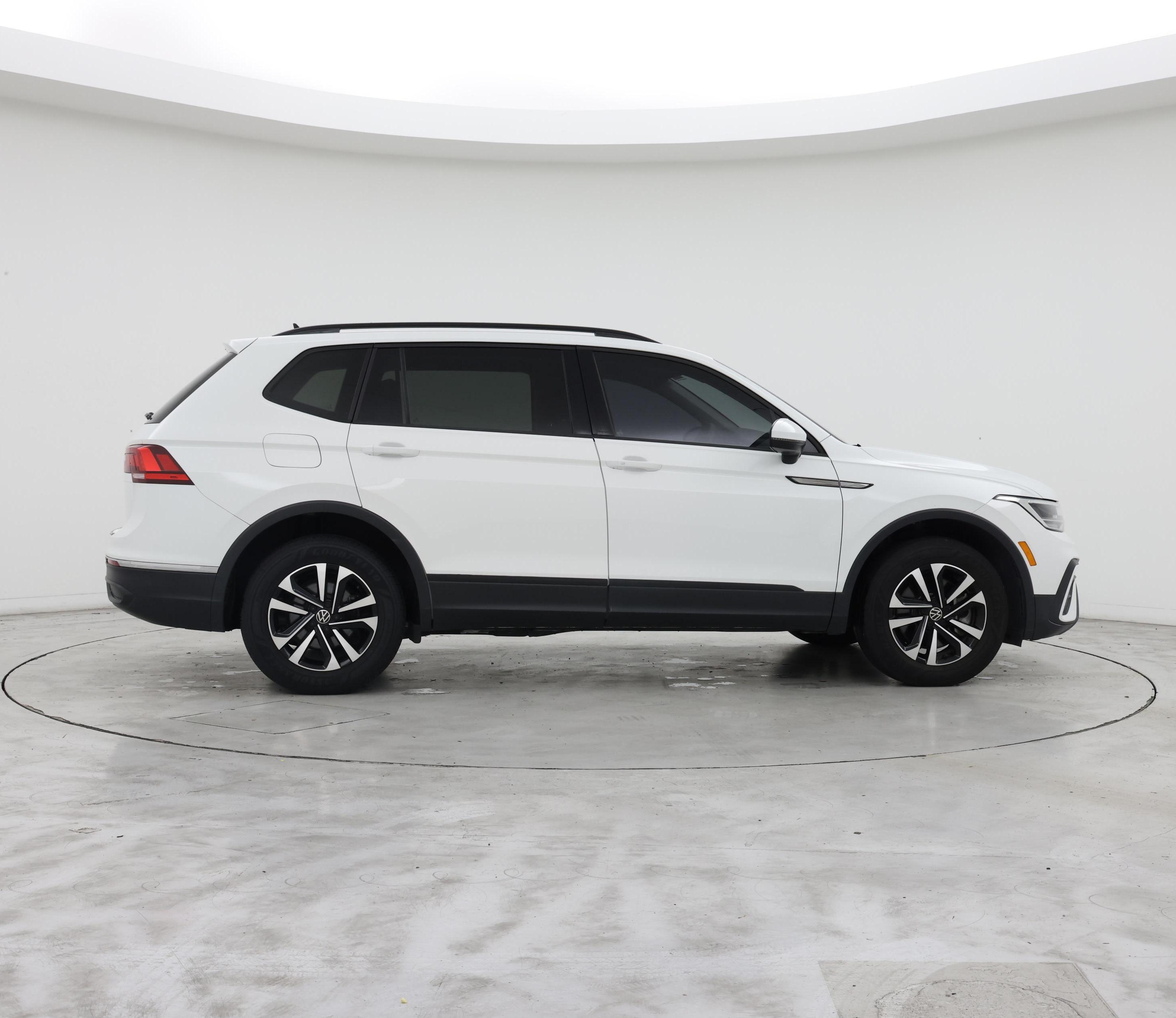 Thumbnail: 2022 Volkswagen Tiguan - 7