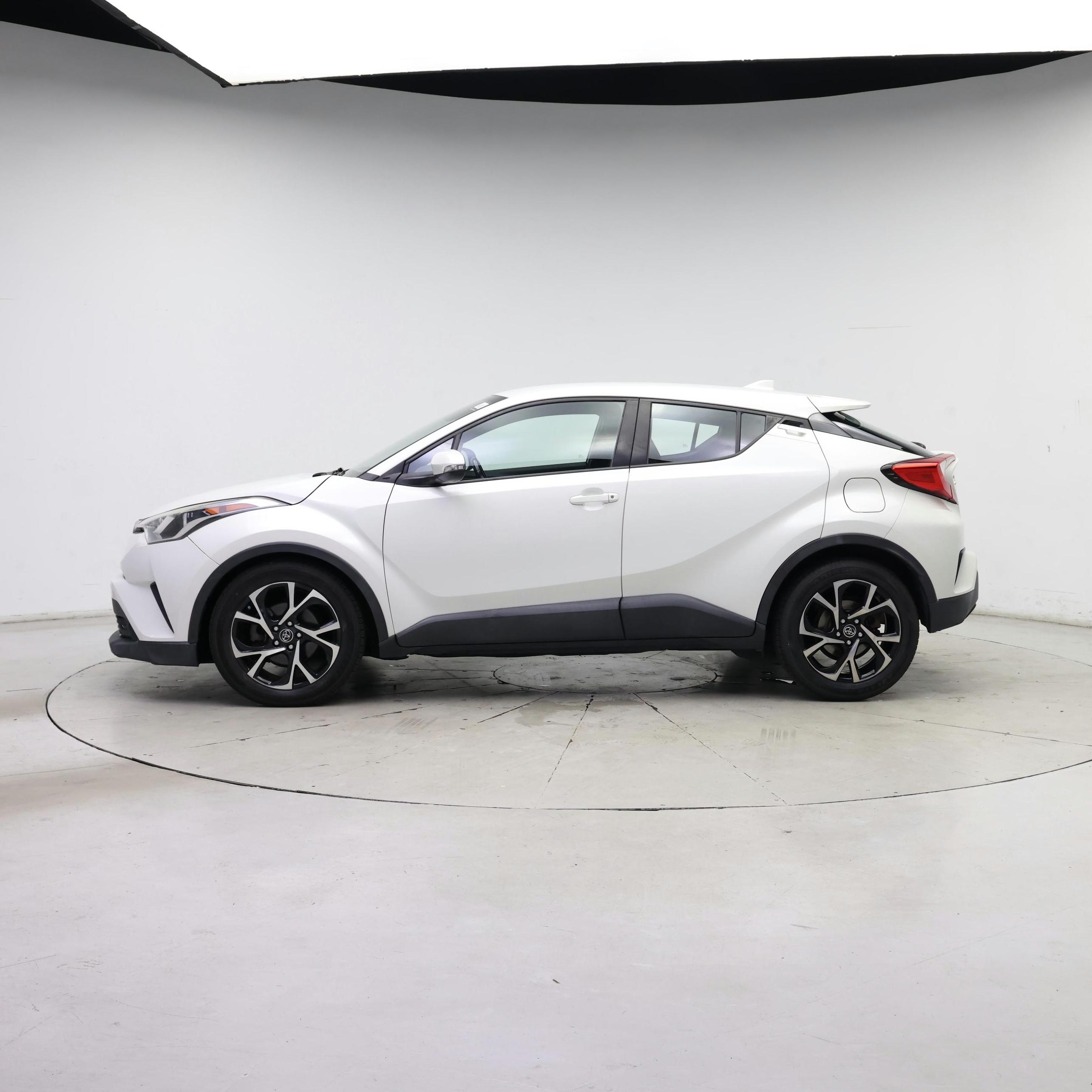 Thumbnail: 2018 Toyota C-HR - 3
