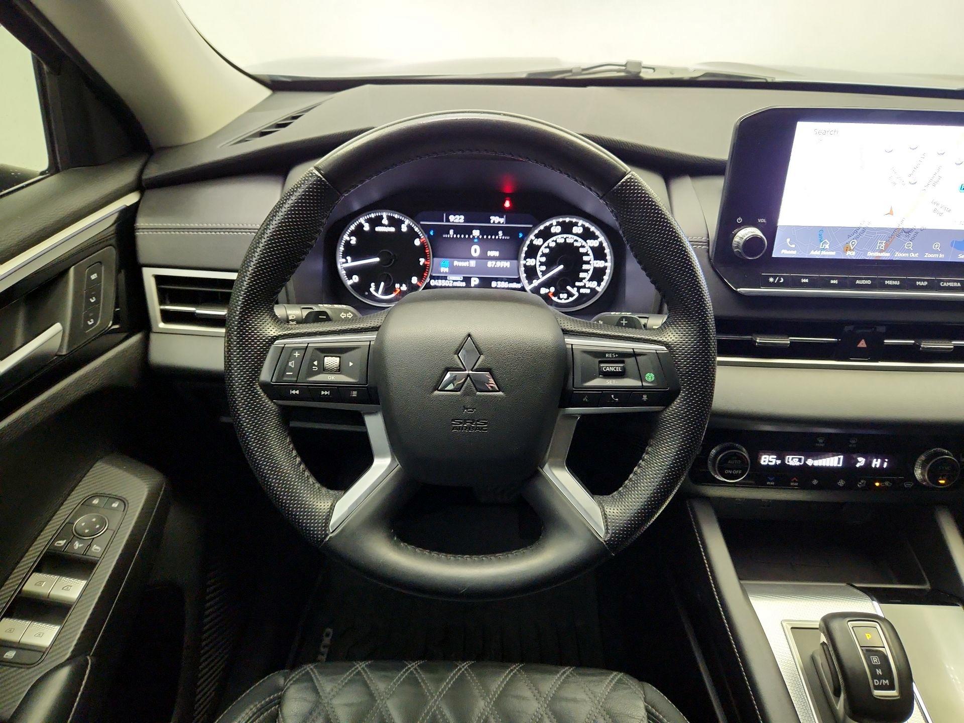 Thumbnail: 2022 Mitsubishi Outlander - 10