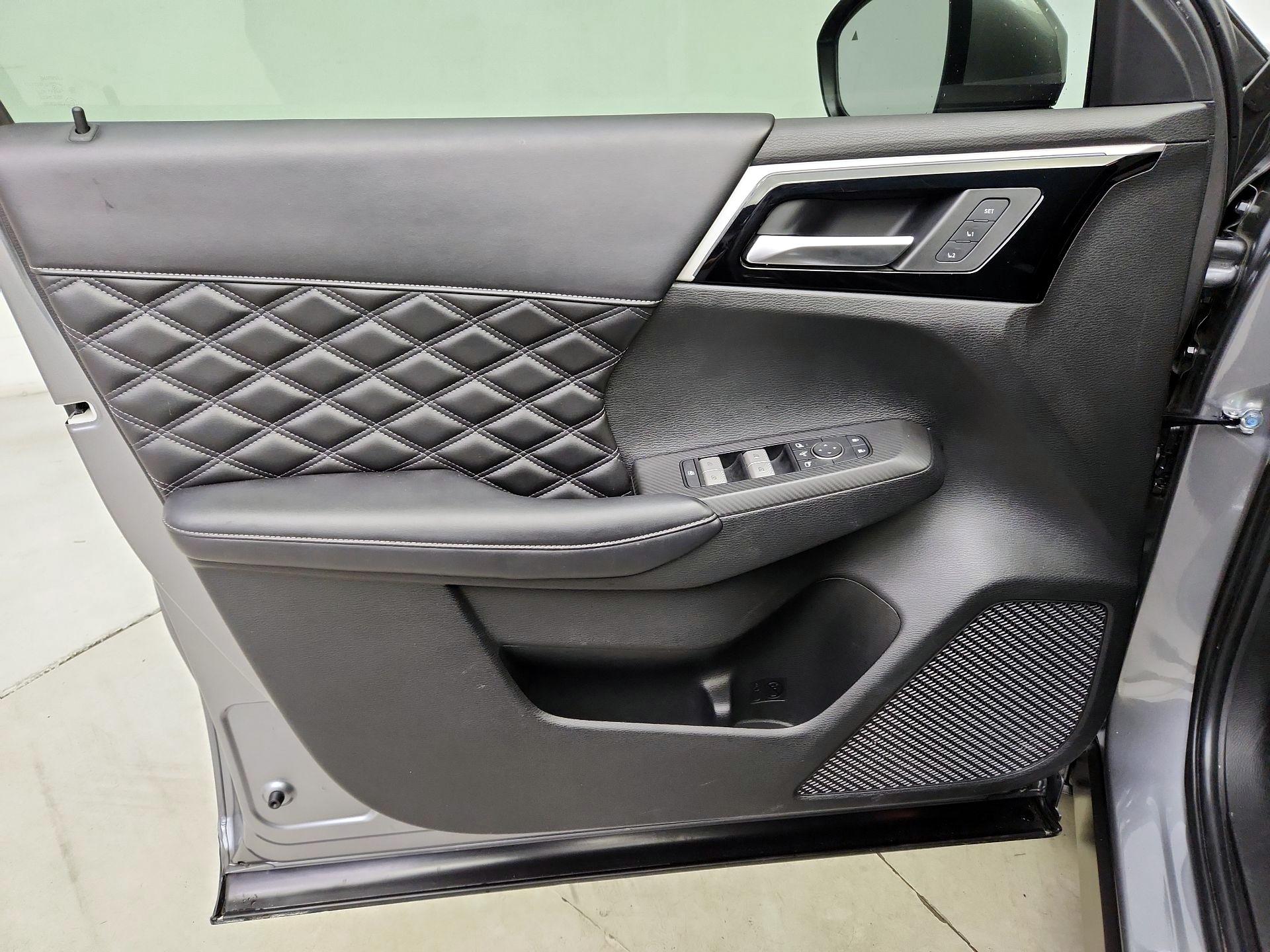 Thumbnail: 2022 Mitsubishi Outlander - 12