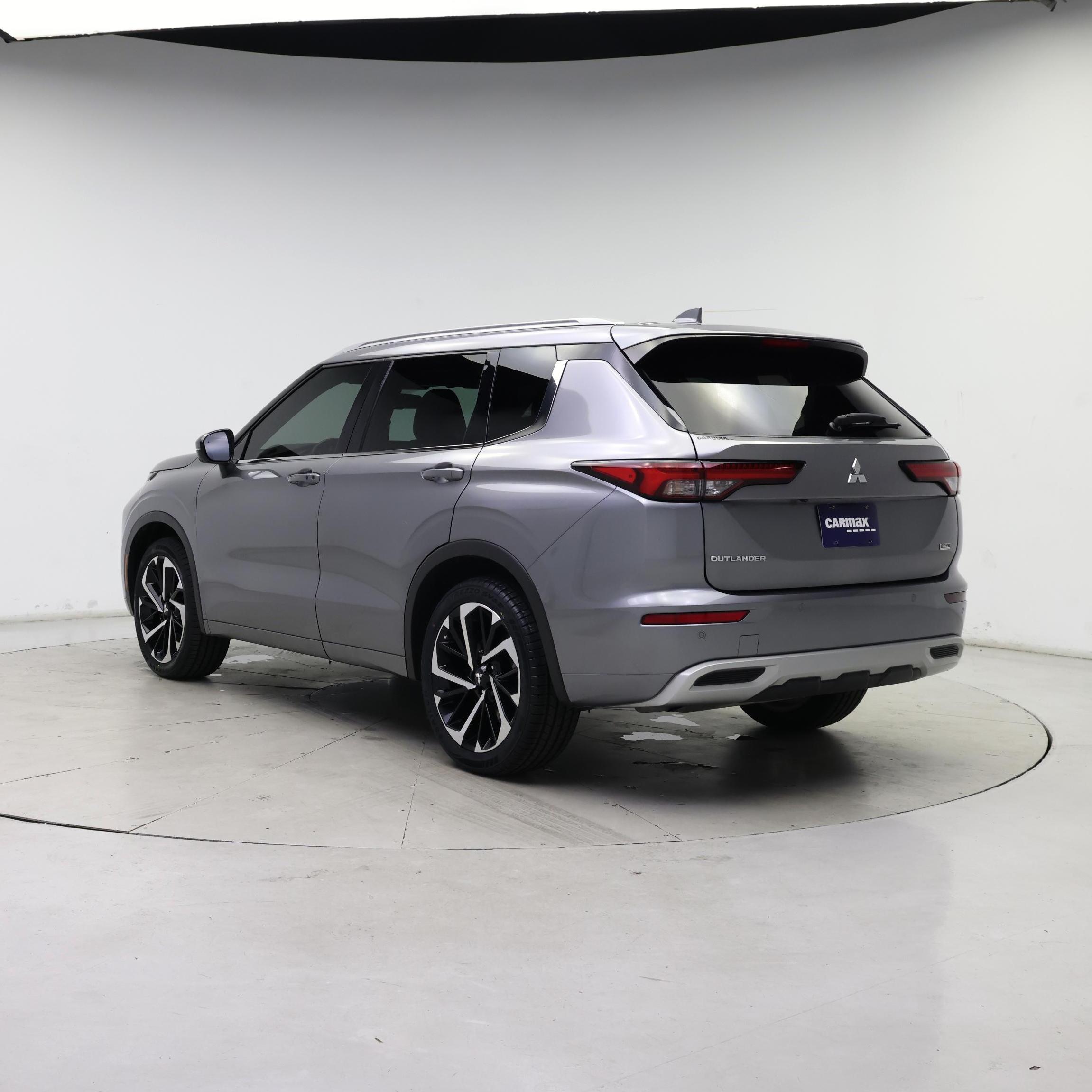 Thumbnail: 2022 Mitsubishi Outlander - 2