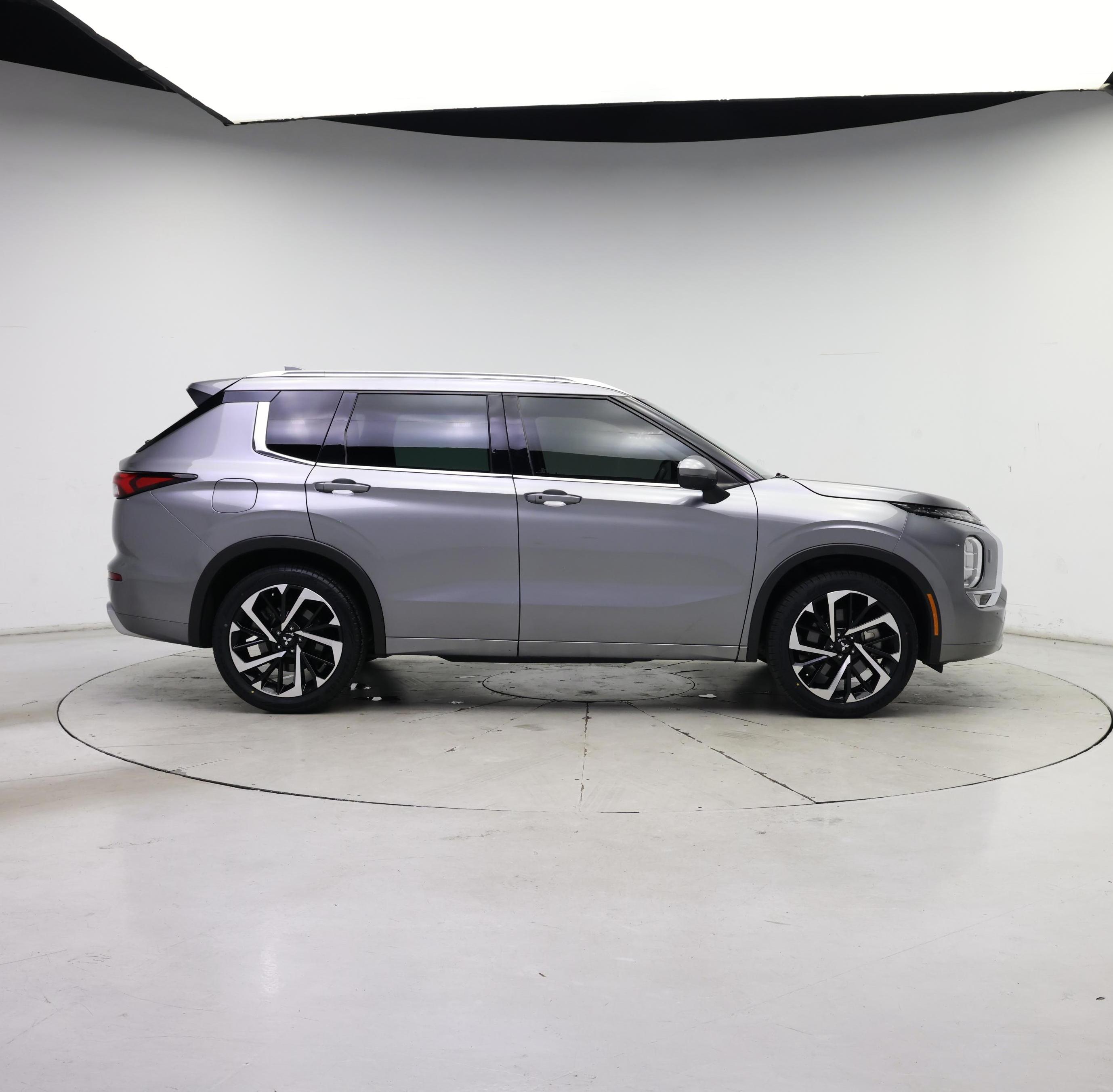 Thumbnail: 2022 Mitsubishi Outlander - 7