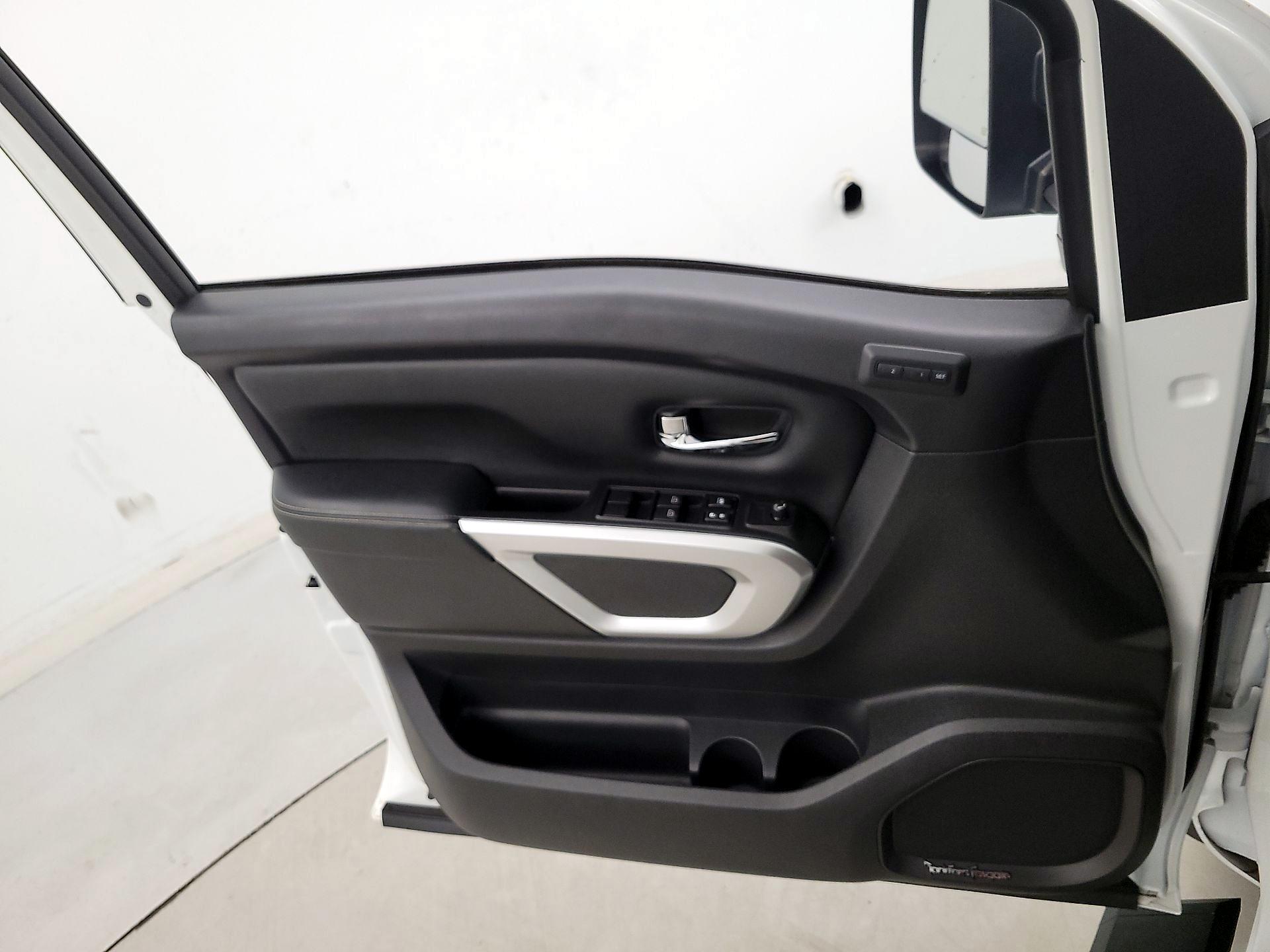 Thumbnail: 2018 Nissan Titan - 12