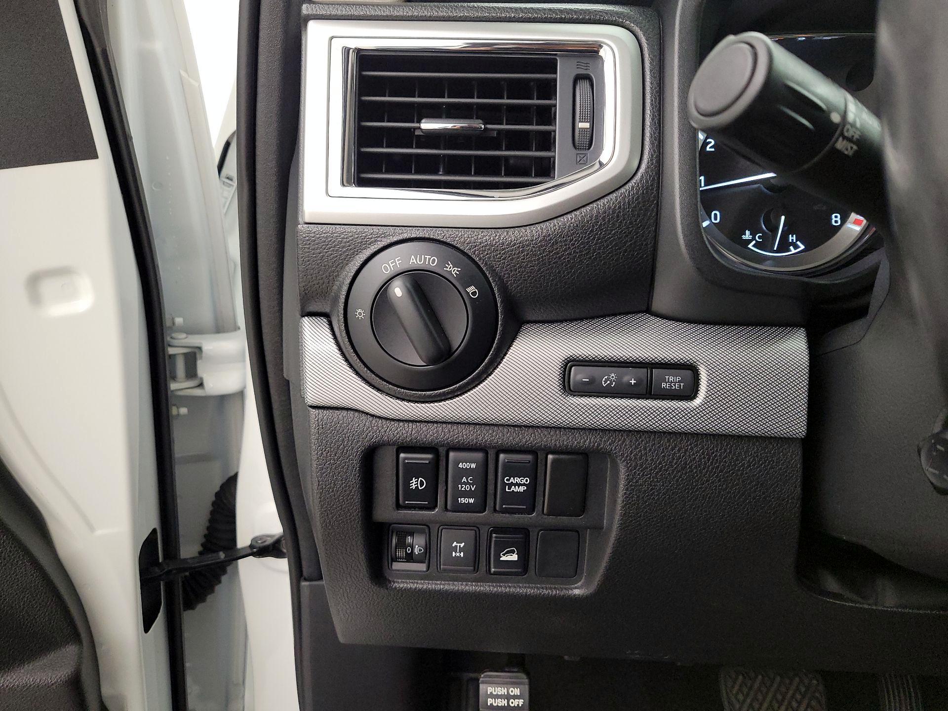 Thumbnail: 2018 Nissan Titan - 13