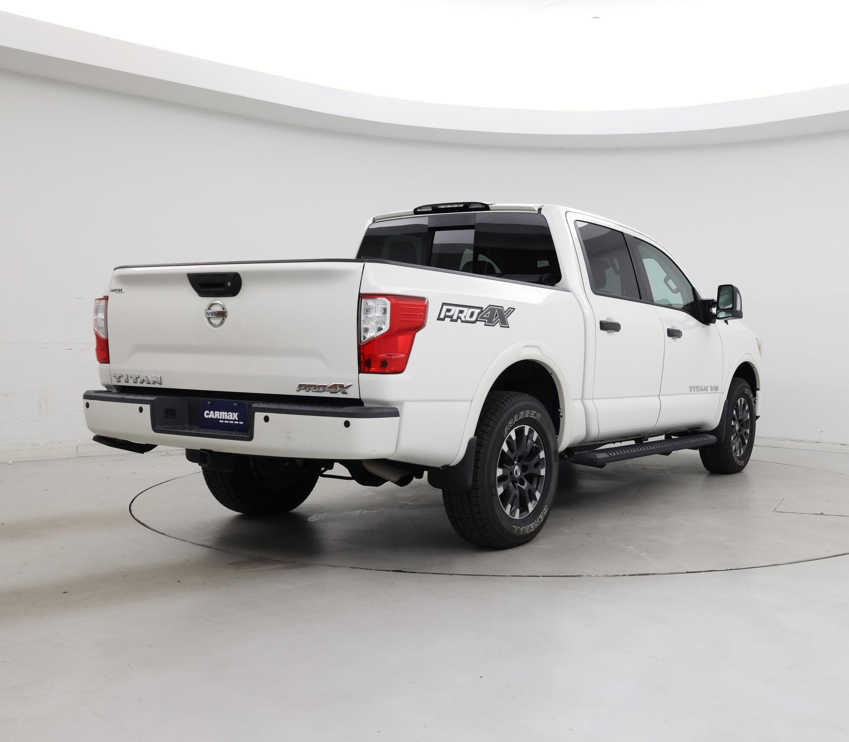 Thumbnail: 2018 Nissan Titan - 8