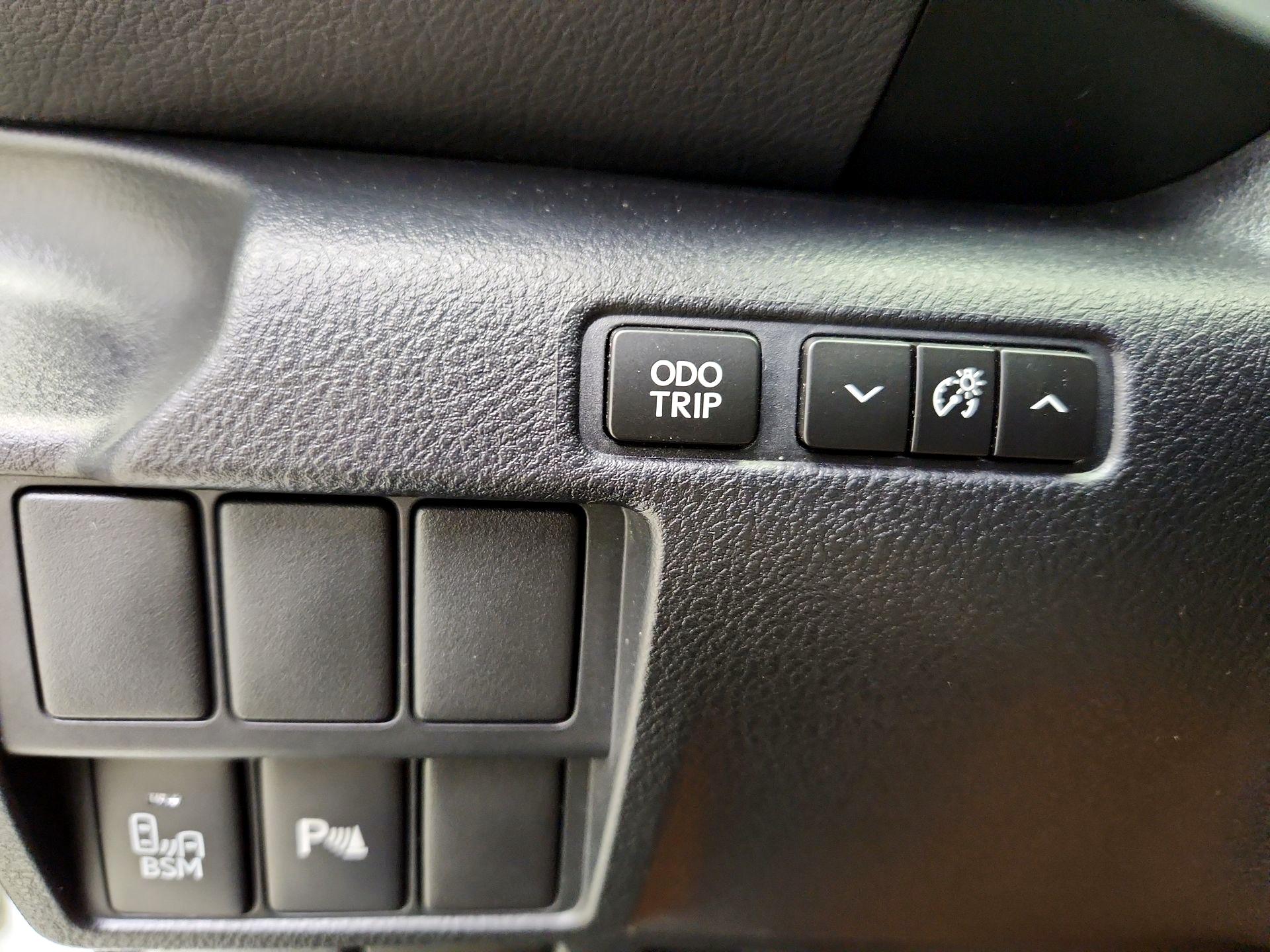 Thumbnail: 2014 Lexus IS - 13
