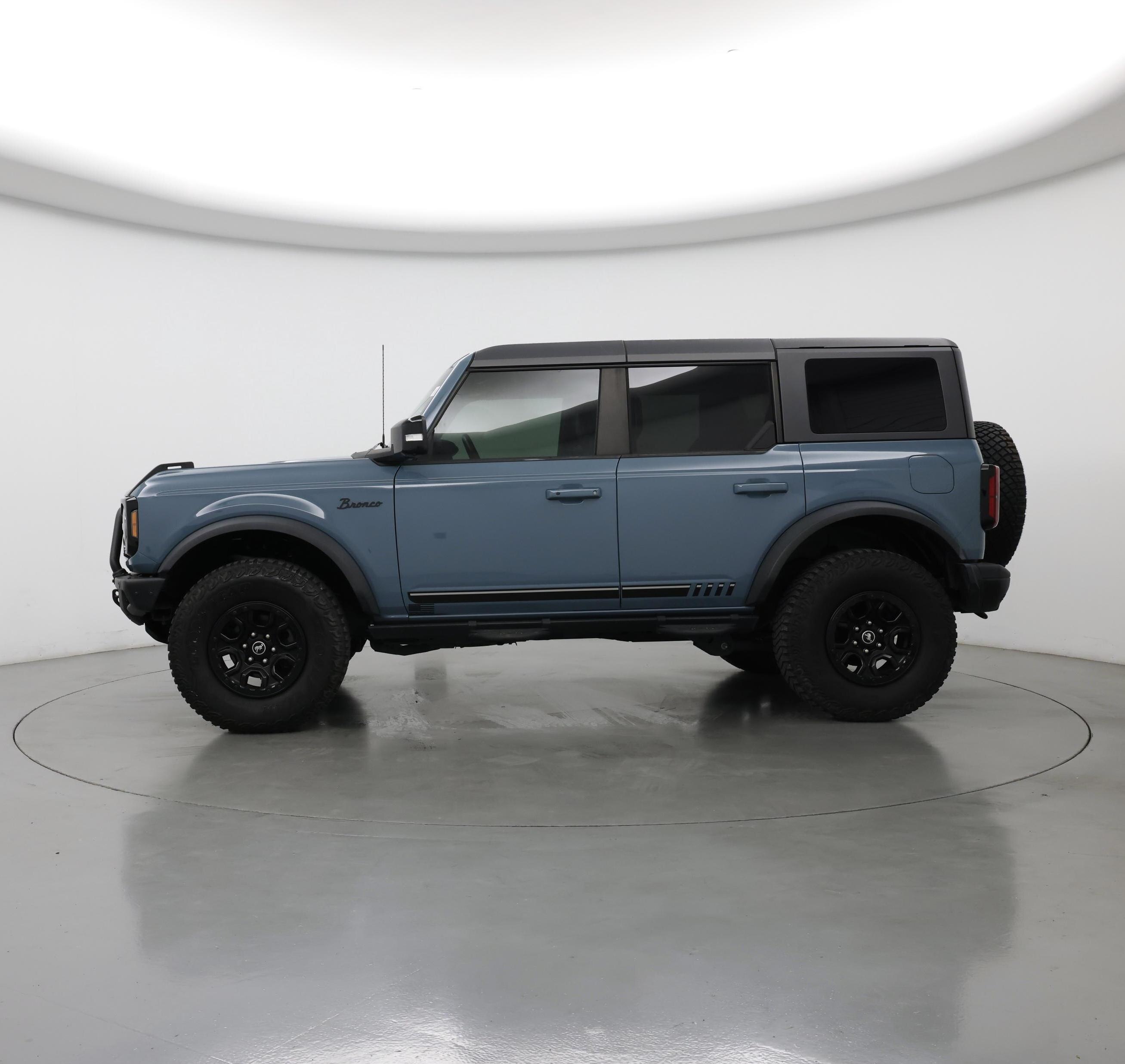Thumbnail: 2021 Ford Bronco - 3