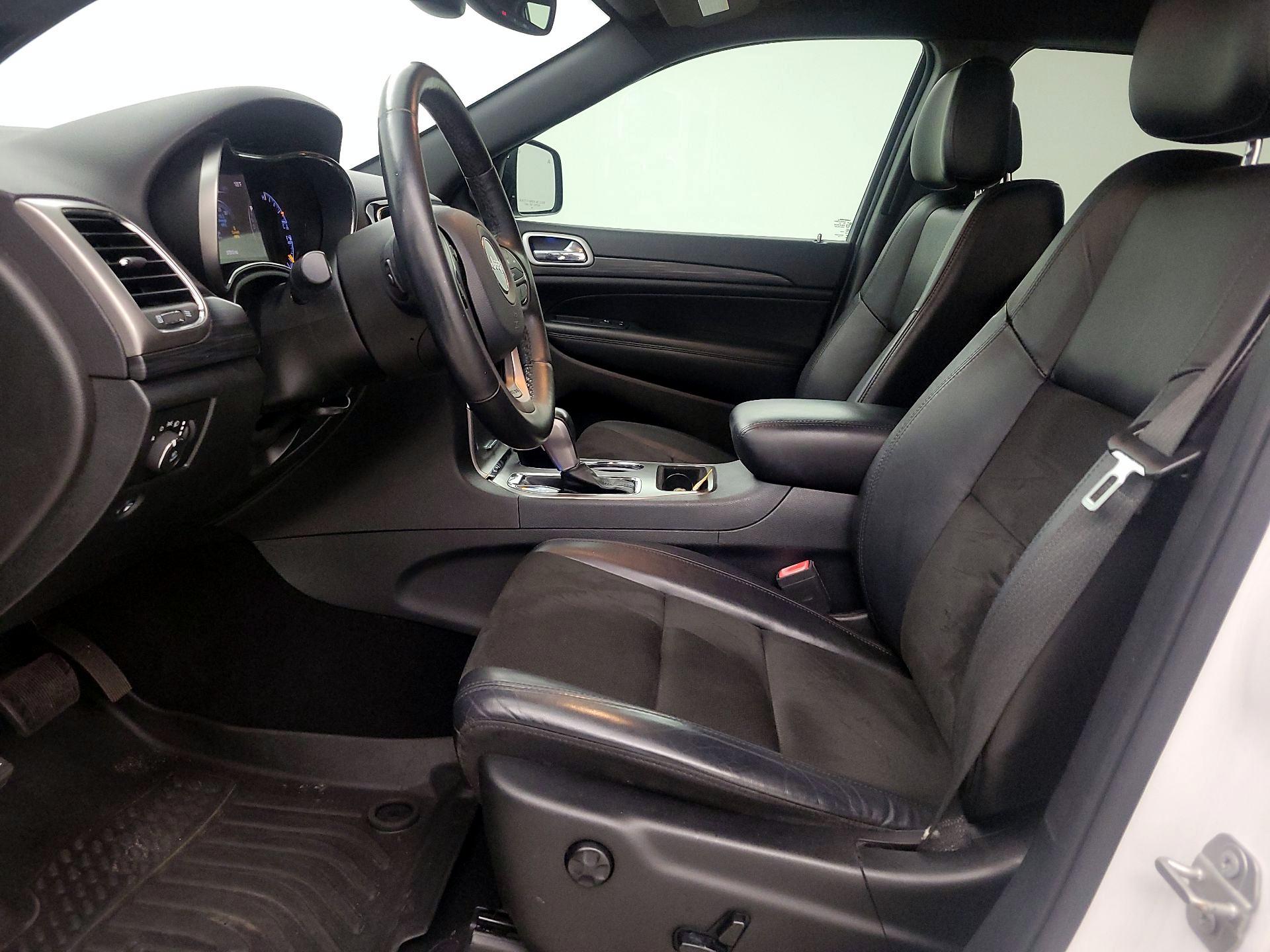 Thumbnail: 2020 Jeep Grand Cherokee - 11