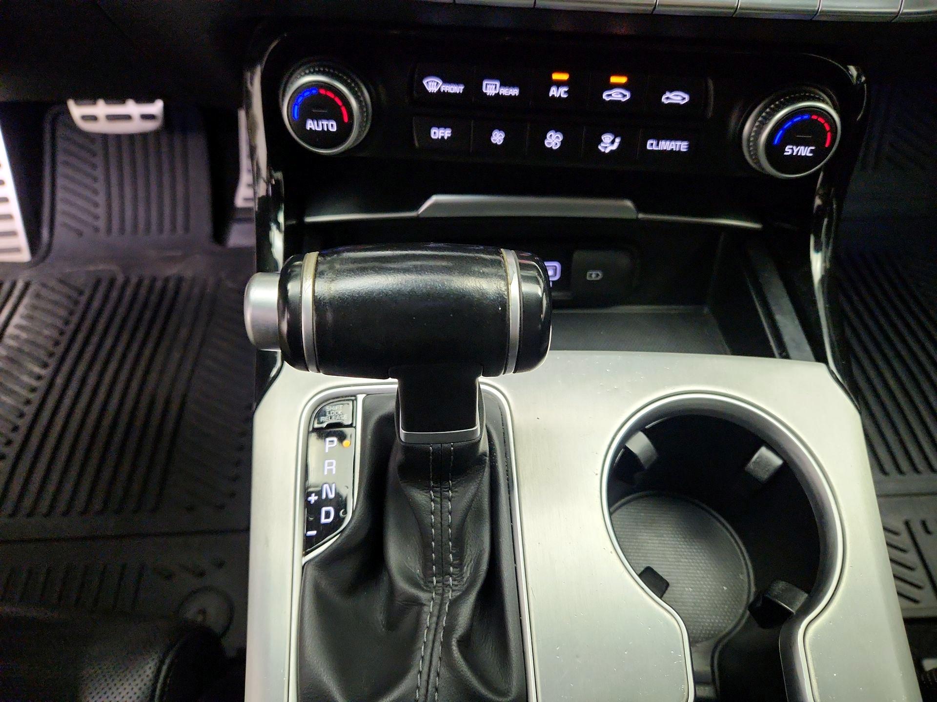 Thumbnail: 2018 Kia Stinger - 17