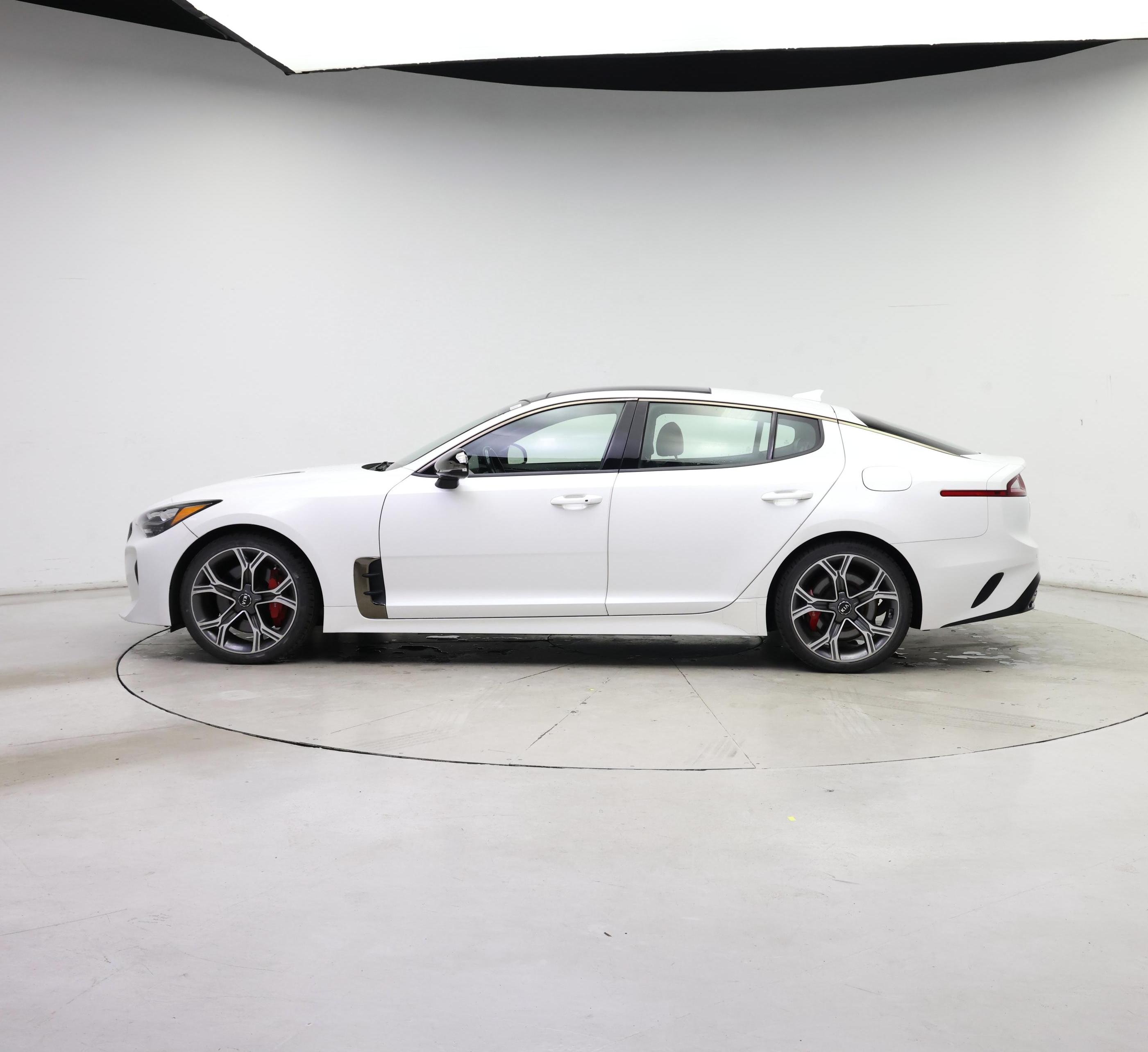 Thumbnail: 2018 Kia Stinger - 3
