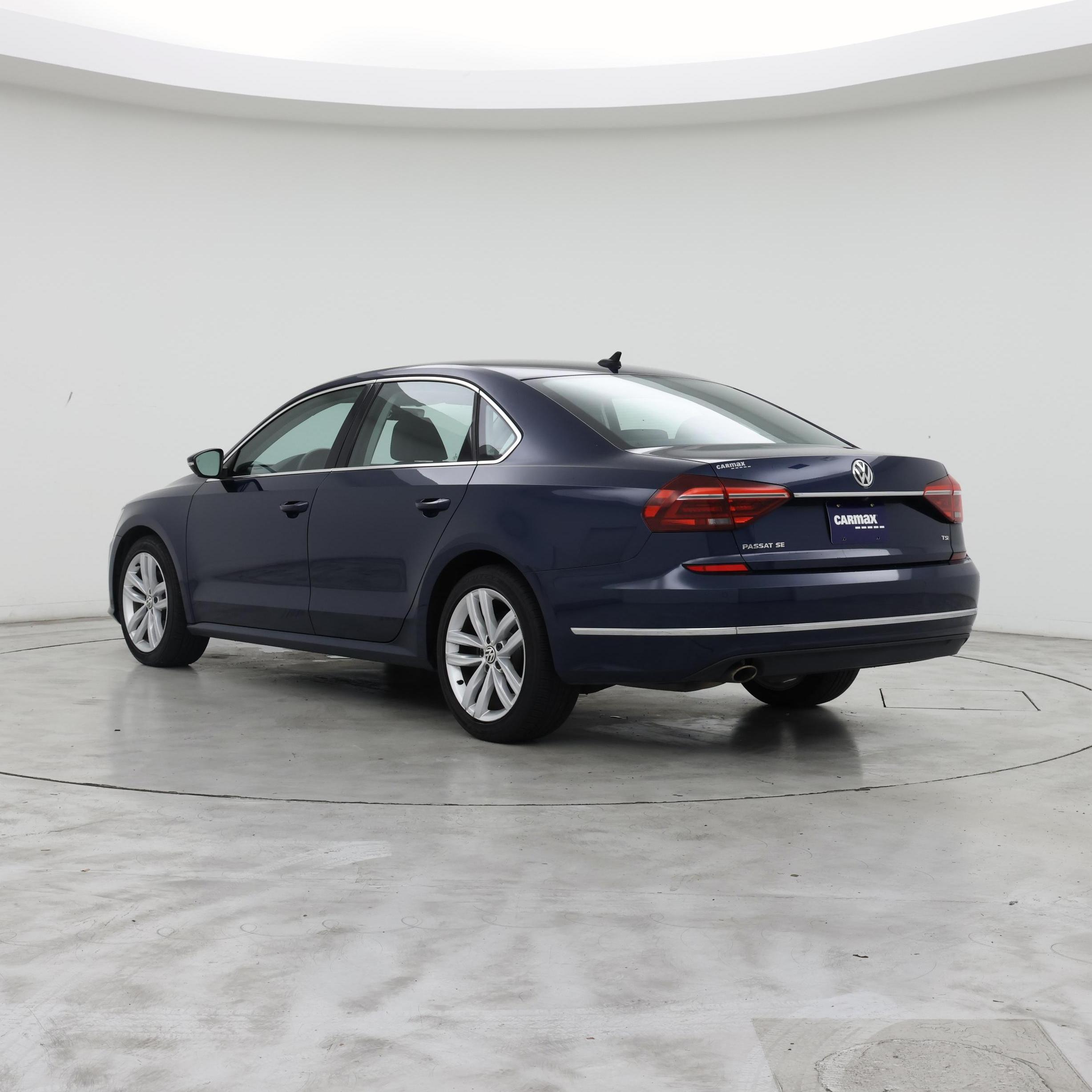 Thumbnail: 2018 Volkswagen Passat - 2