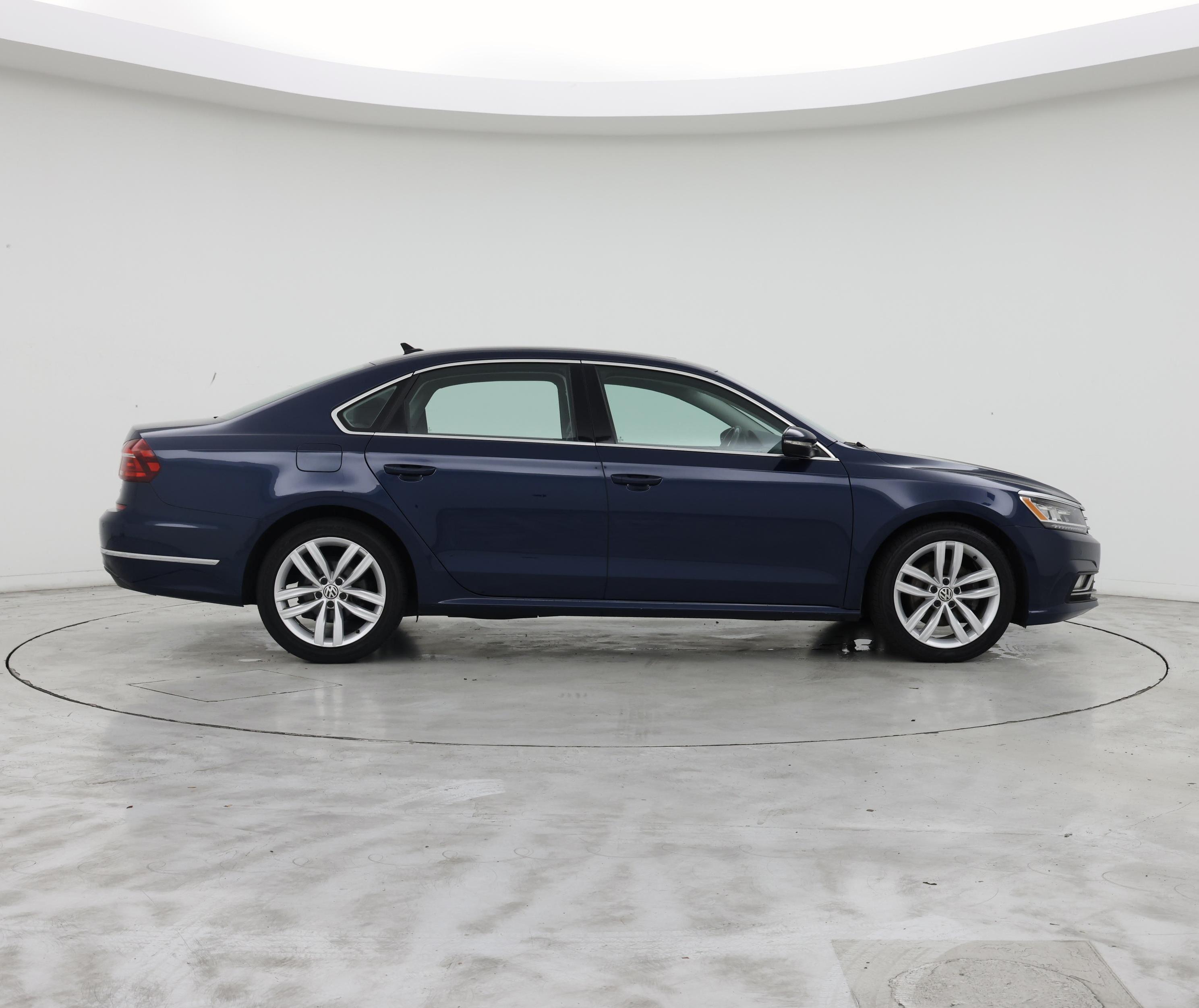 Thumbnail: 2018 Volkswagen Passat - 7