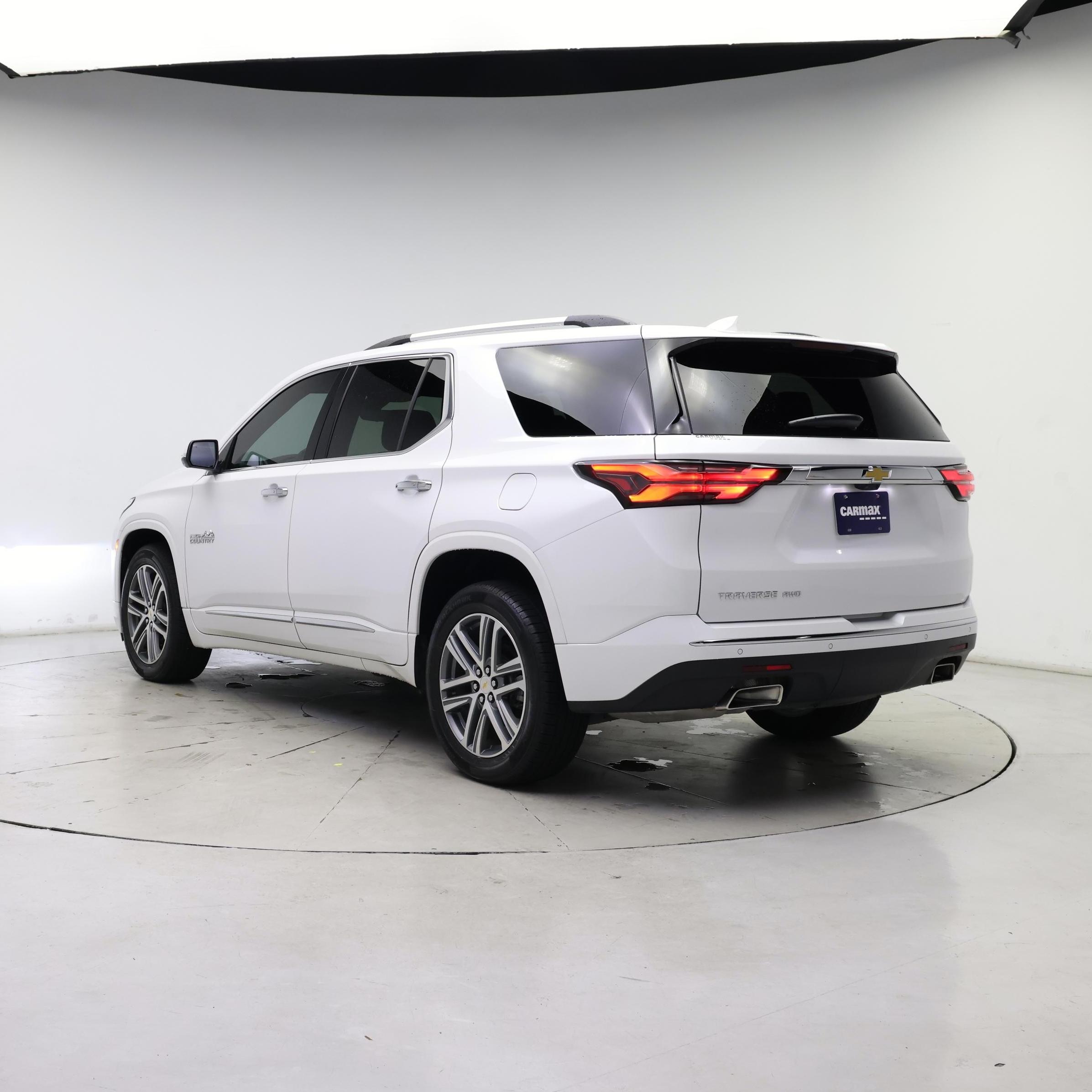 Thumbnail: 2023 Chevrolet Traverse - 2