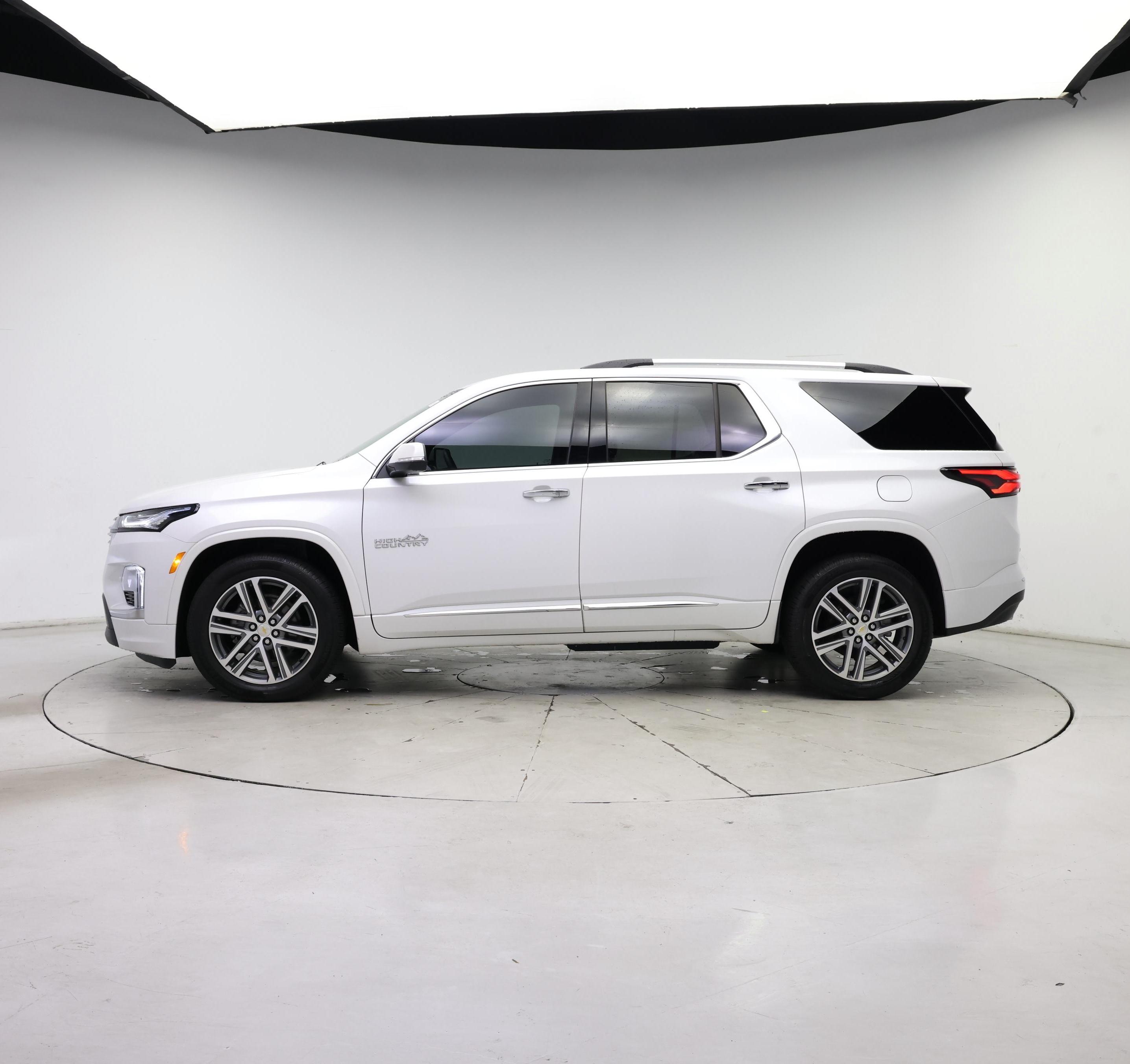 Thumbnail: 2023 Chevrolet Traverse - 3