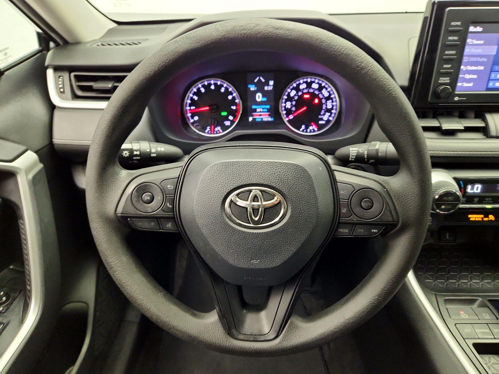 Thumbnail: 2021 Toyota RAV4 - 10
