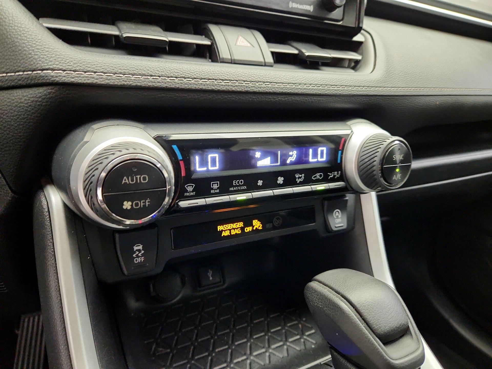 Thumbnail: 2021 Toyota RAV4 - 16
