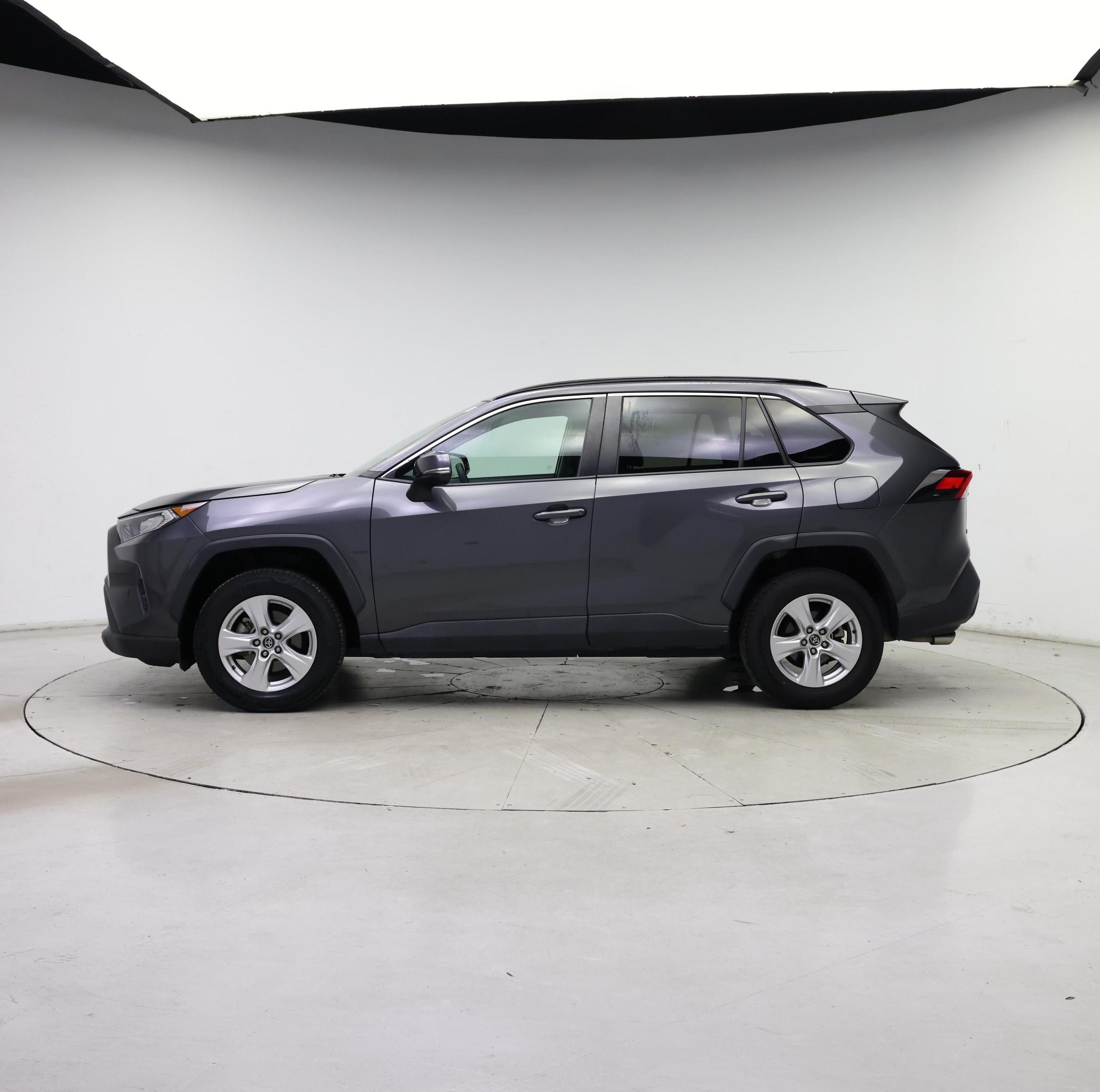 Thumbnail: 2021 Toyota RAV4 - 3