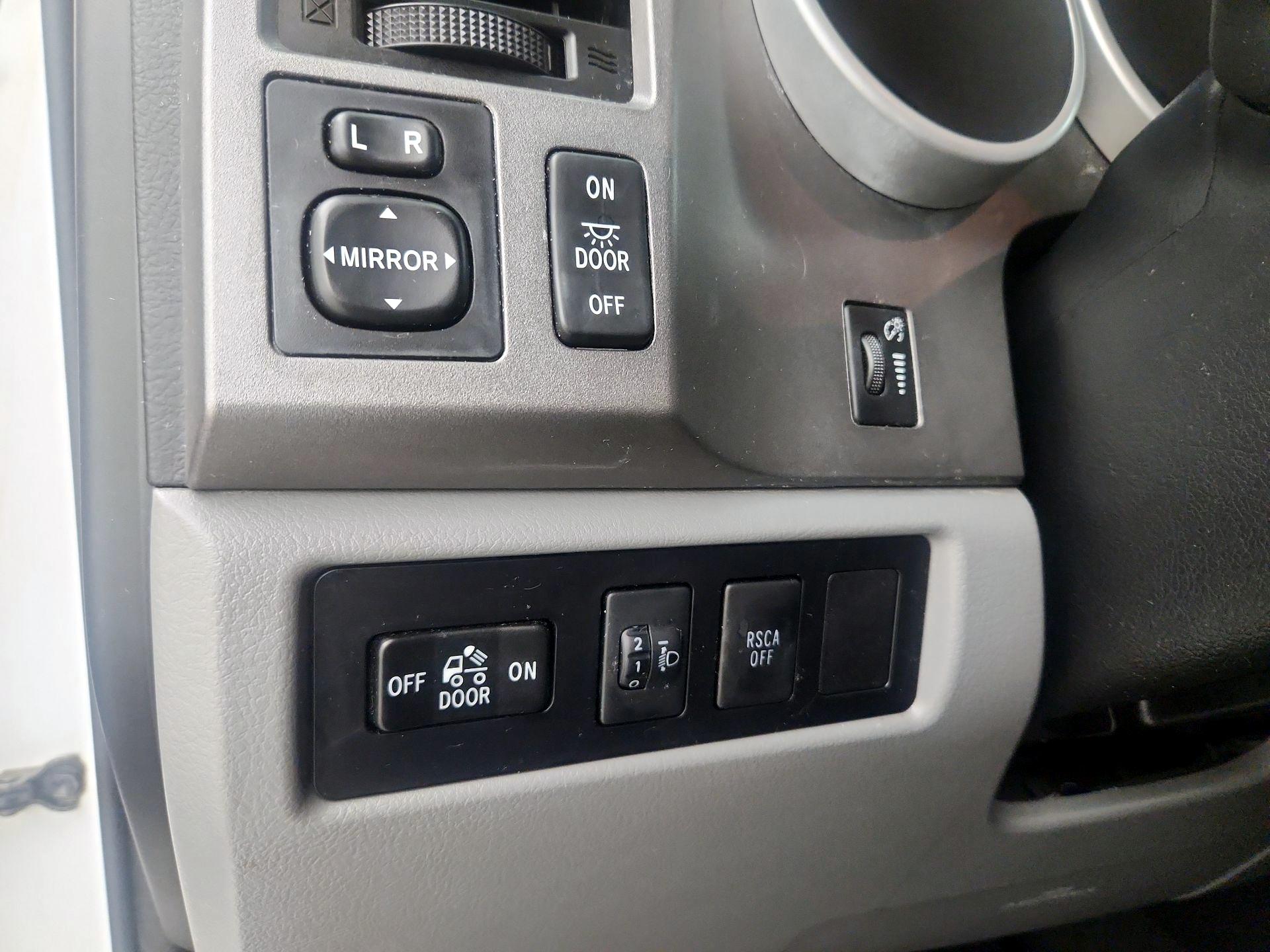 Thumbnail: 2013 Toyota Tundra - 13