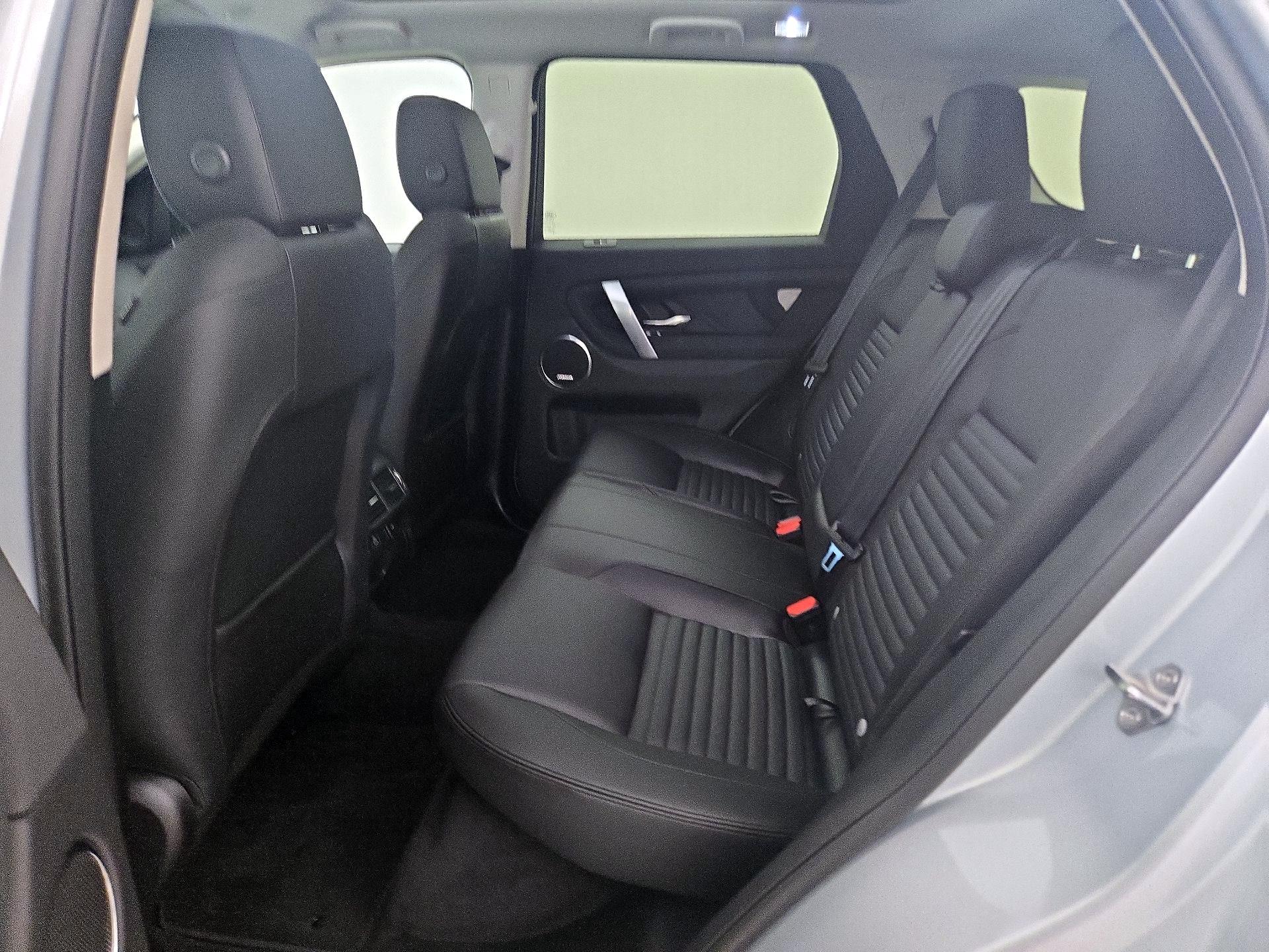 Thumbnail: 2024 Land Rover Discovery Sport - 20