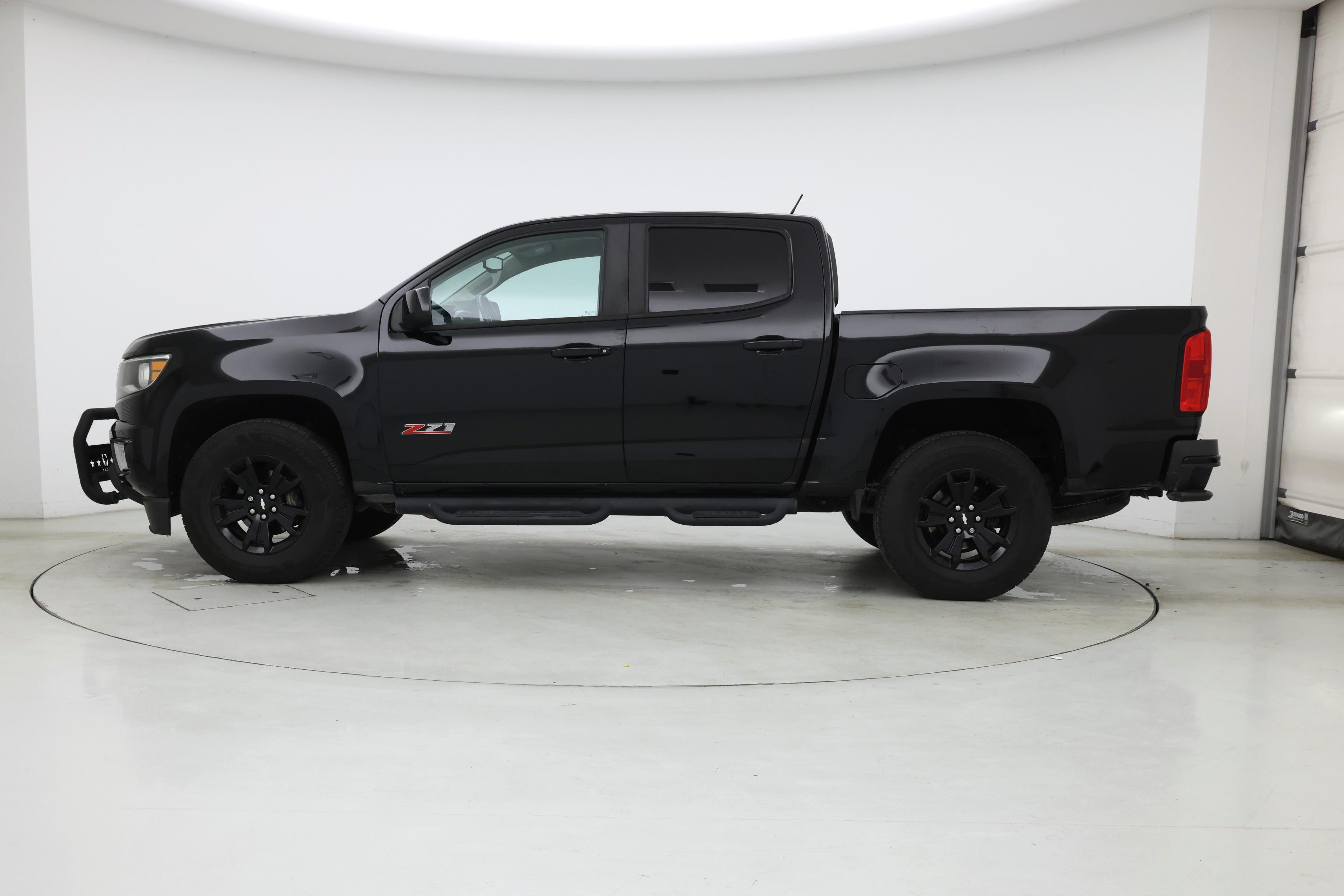 Thumbnail: 2019 Chevrolet Colorado - 3