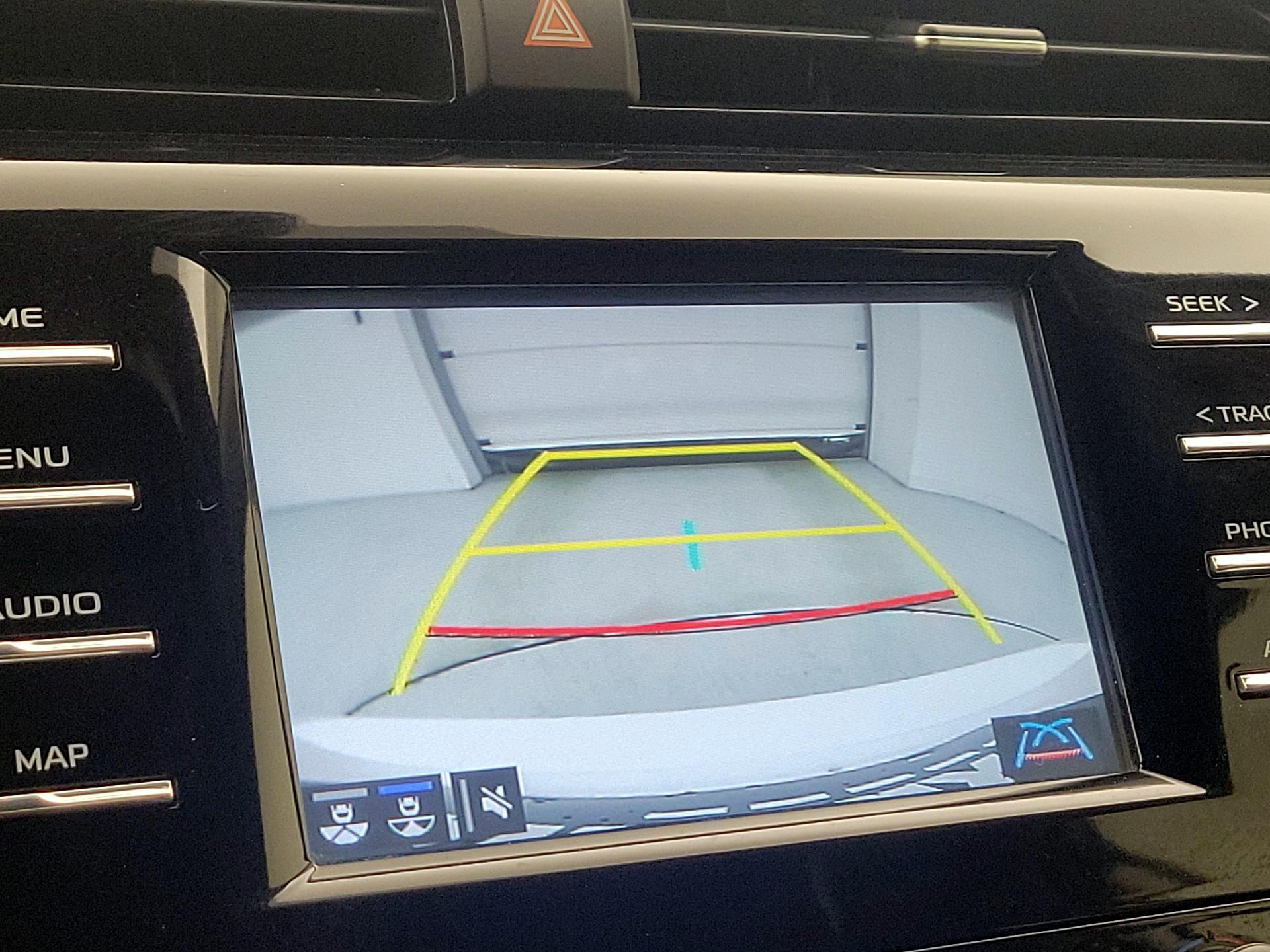 Thumbnail: 2019 Toyota Camry - 14