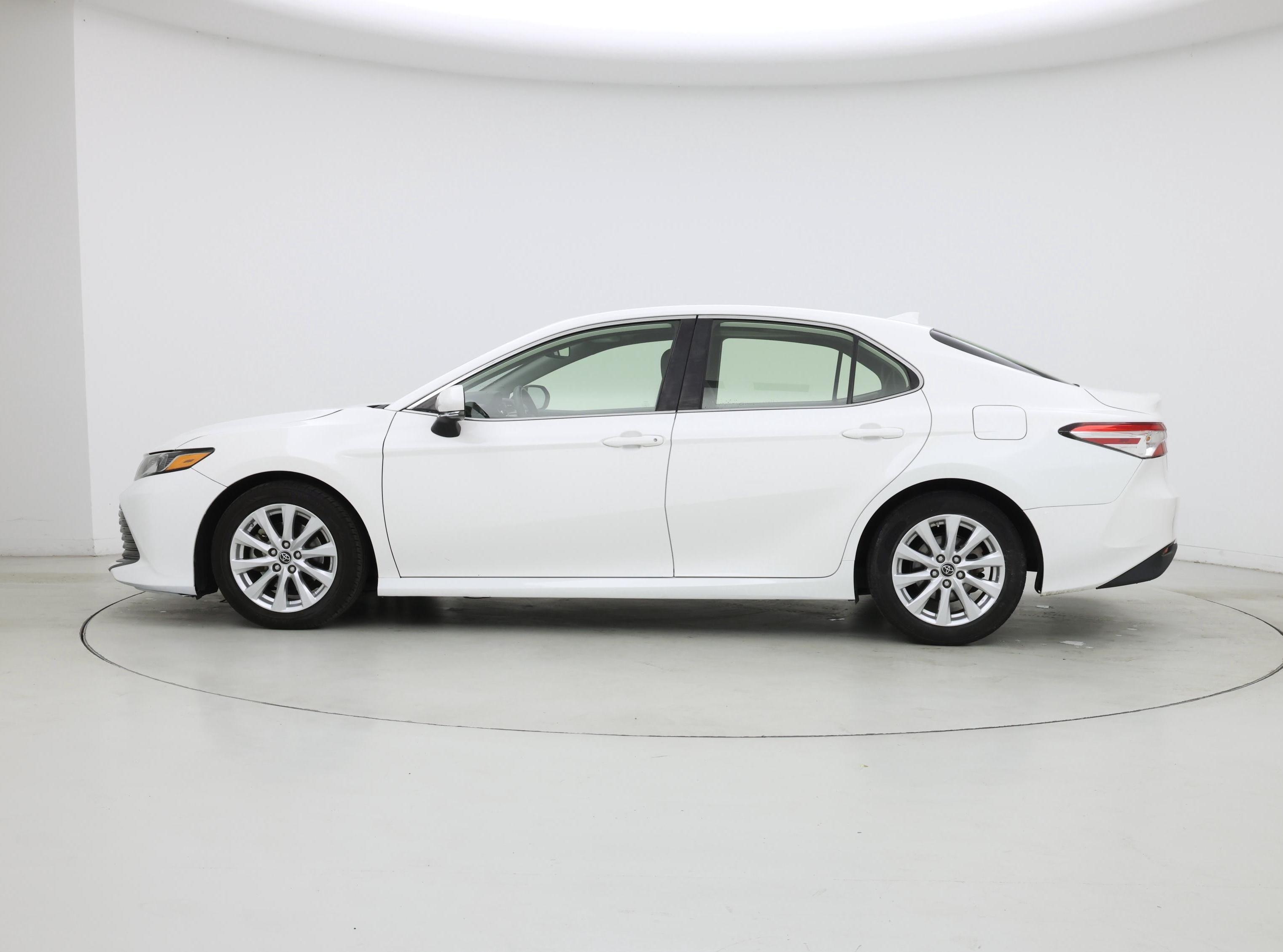 Thumbnail: 2019 Toyota Camry - 3