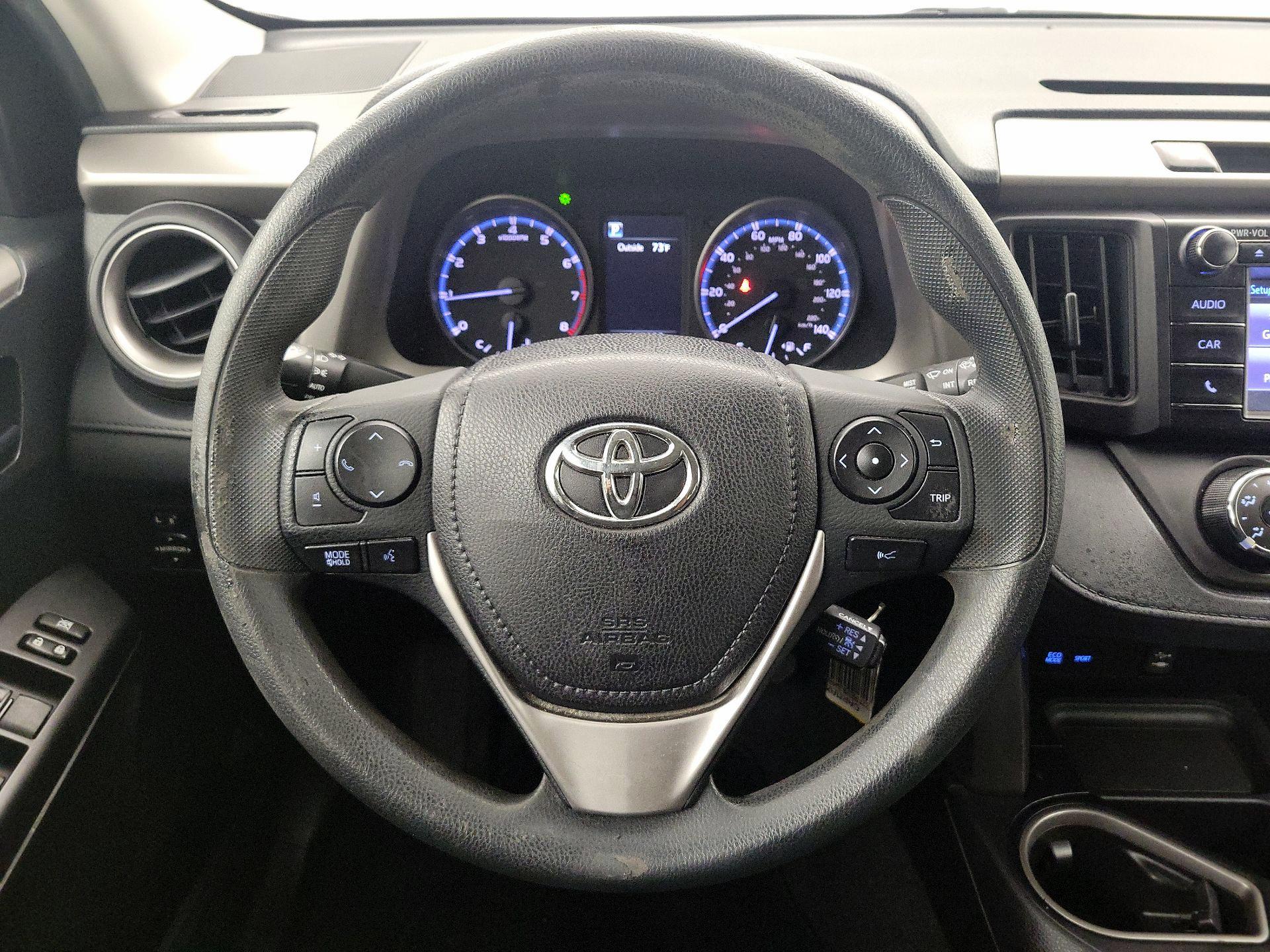 Thumbnail: 2018 Toyota RAV4 - 10