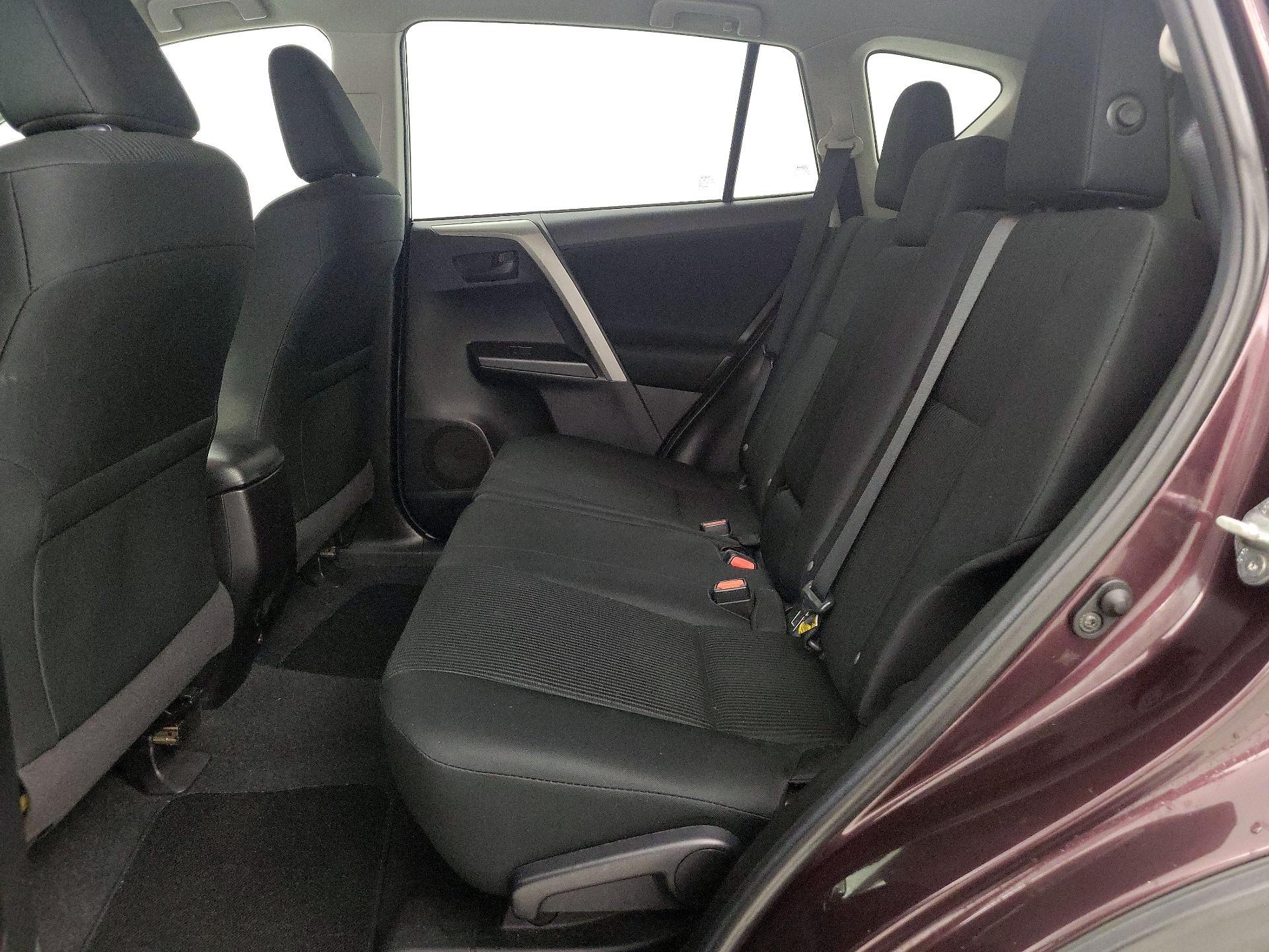 Thumbnail: 2018 Toyota RAV4 - 19