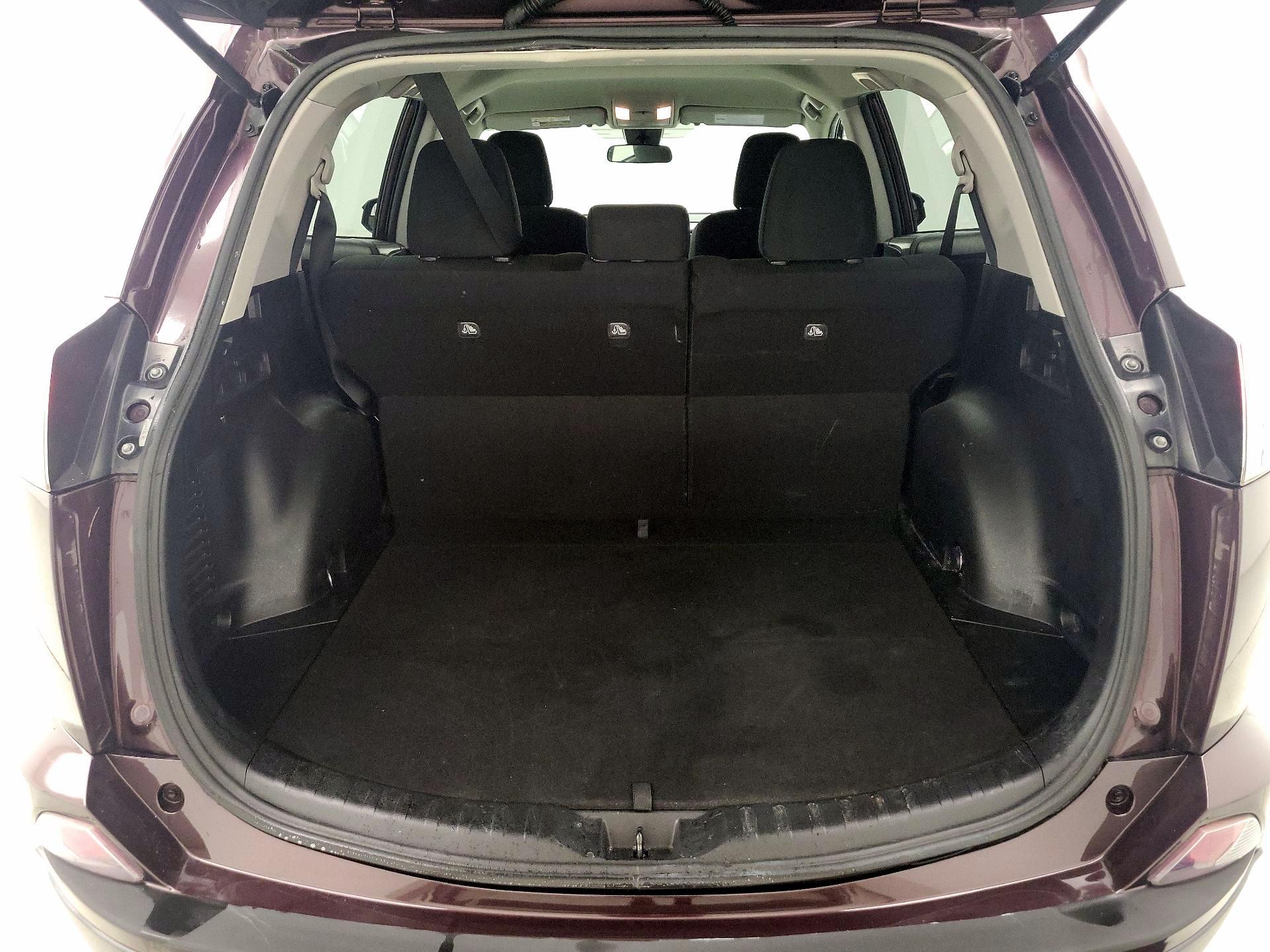 Thumbnail: 2018 Toyota RAV4 - 20