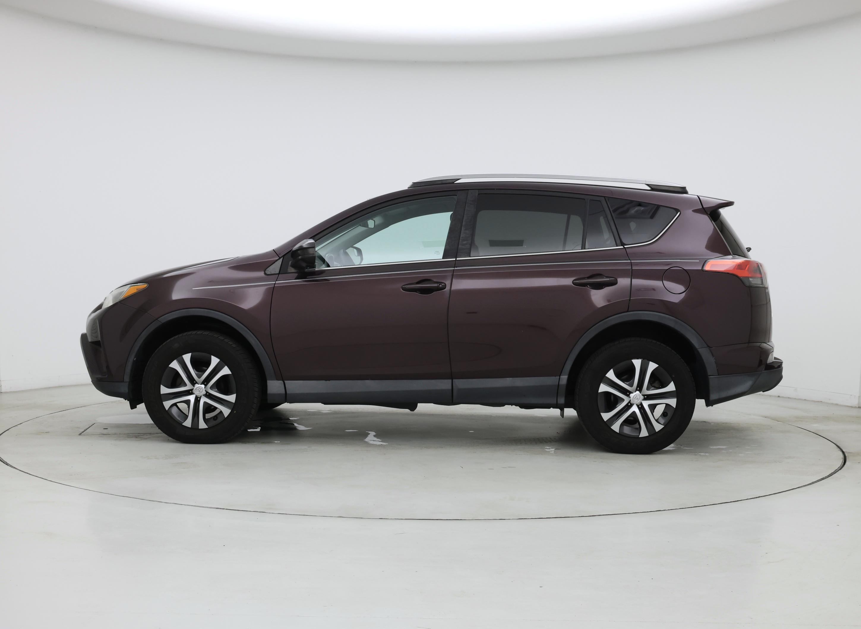 Thumbnail: 2018 Toyota RAV4 - 3