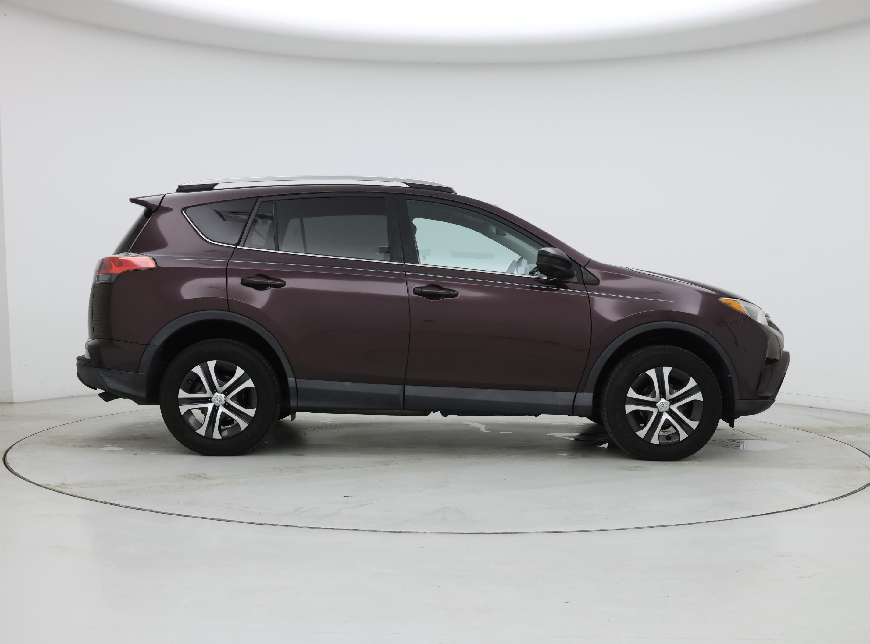 Thumbnail: 2018 Toyota RAV4 - 7