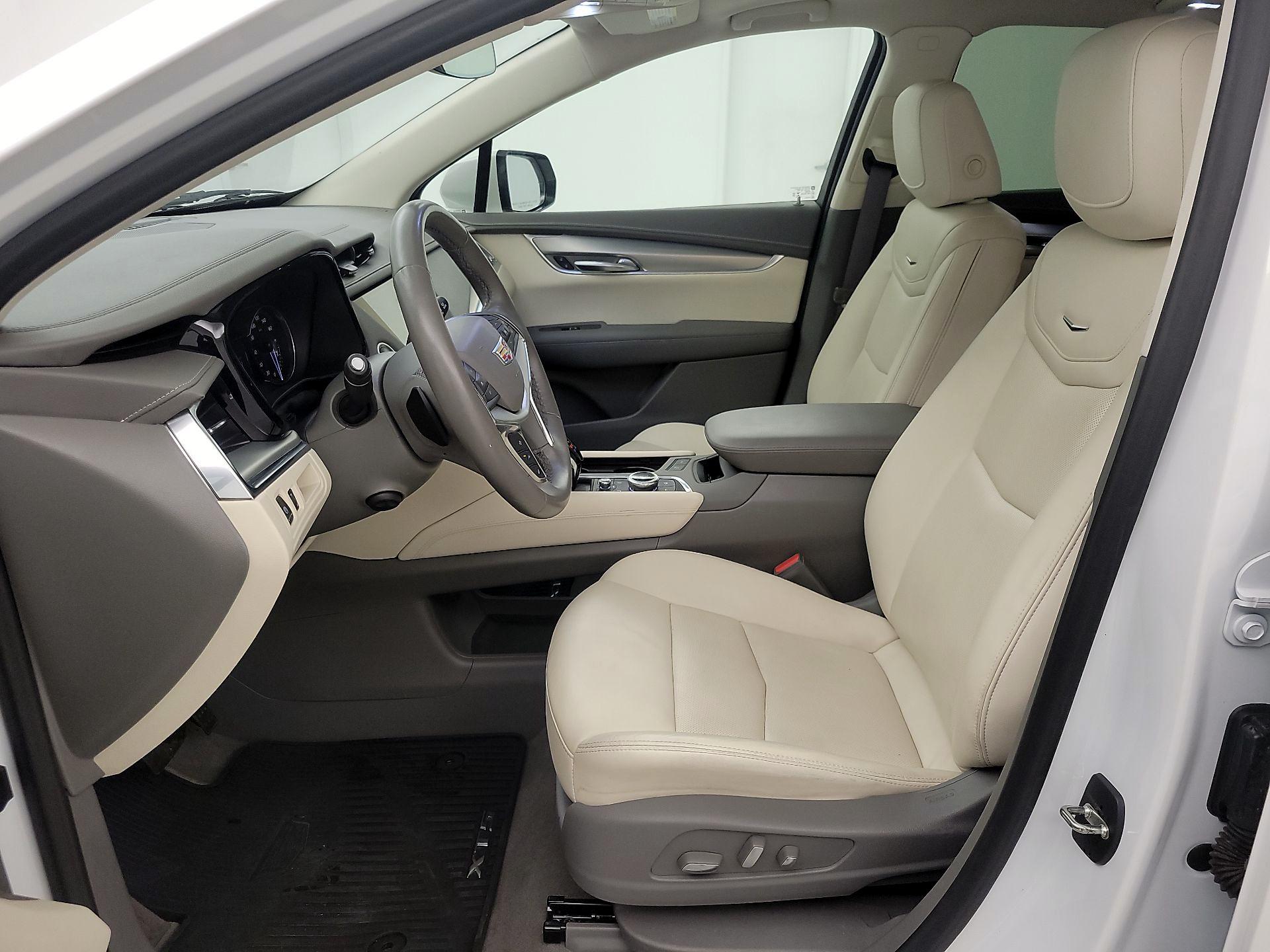Thumbnail: 2021 Cadillac XT5 - 11
