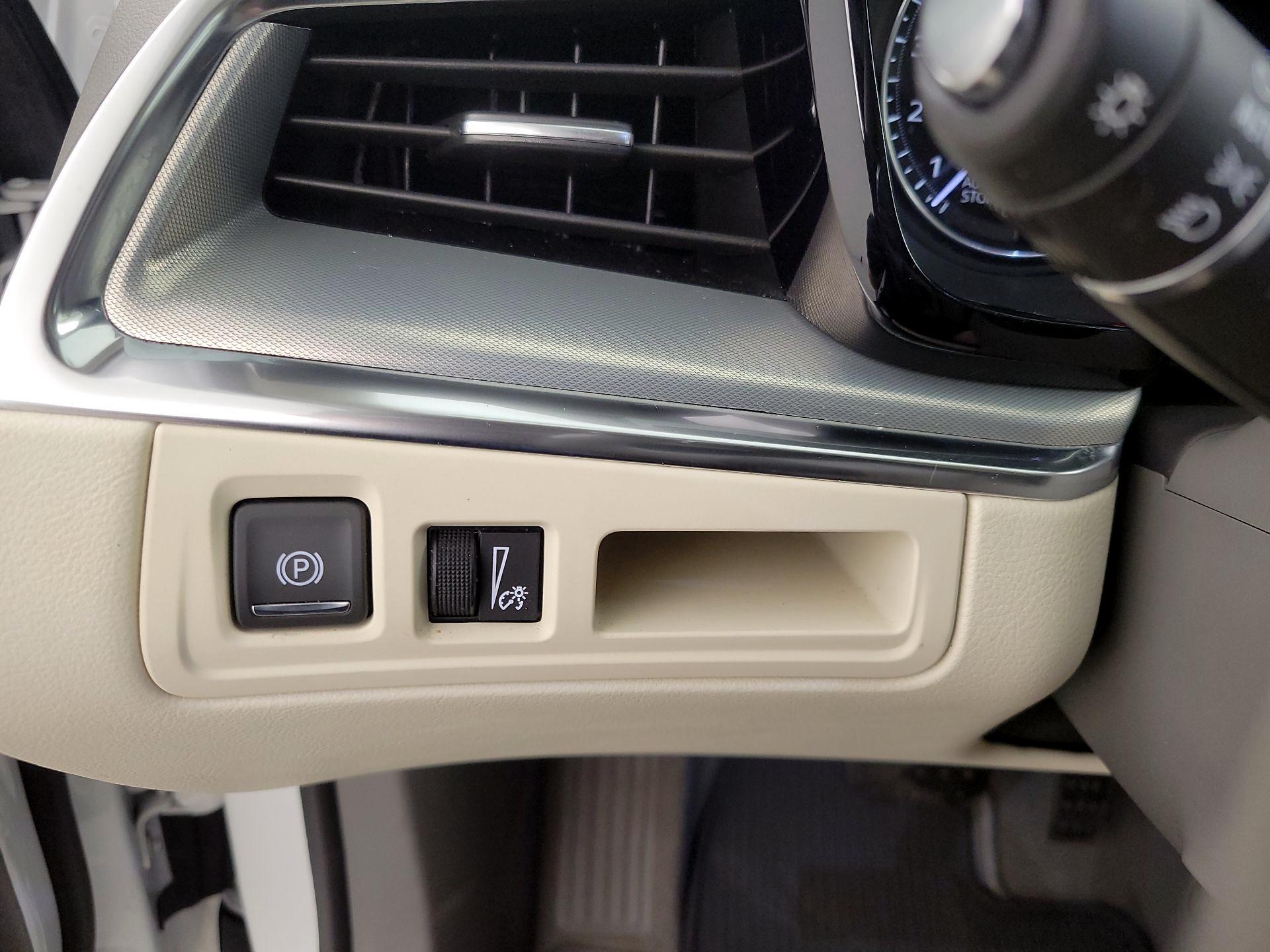 Thumbnail: 2021 Cadillac XT5 - 13