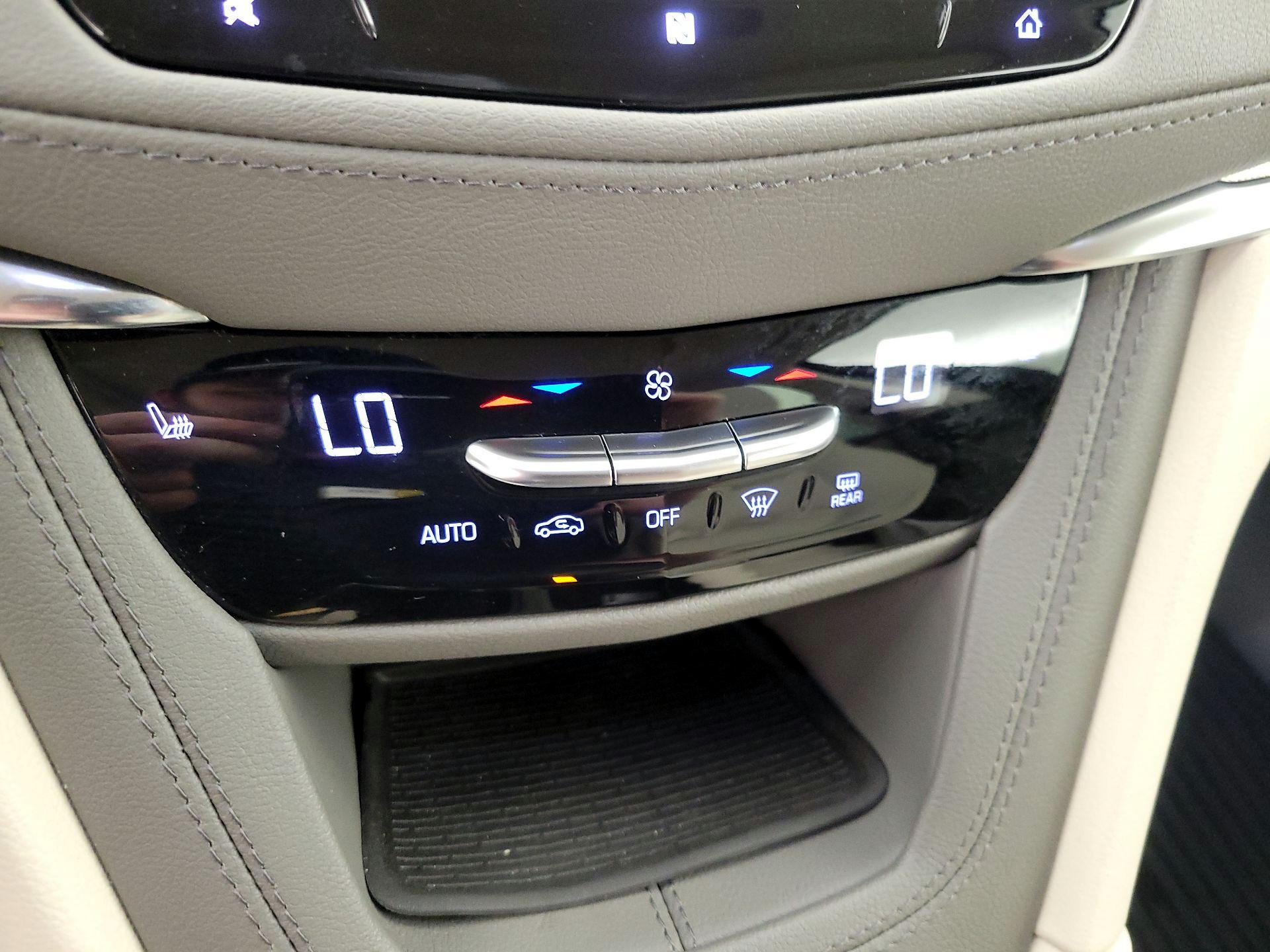 Thumbnail: 2021 Cadillac XT5 - 16