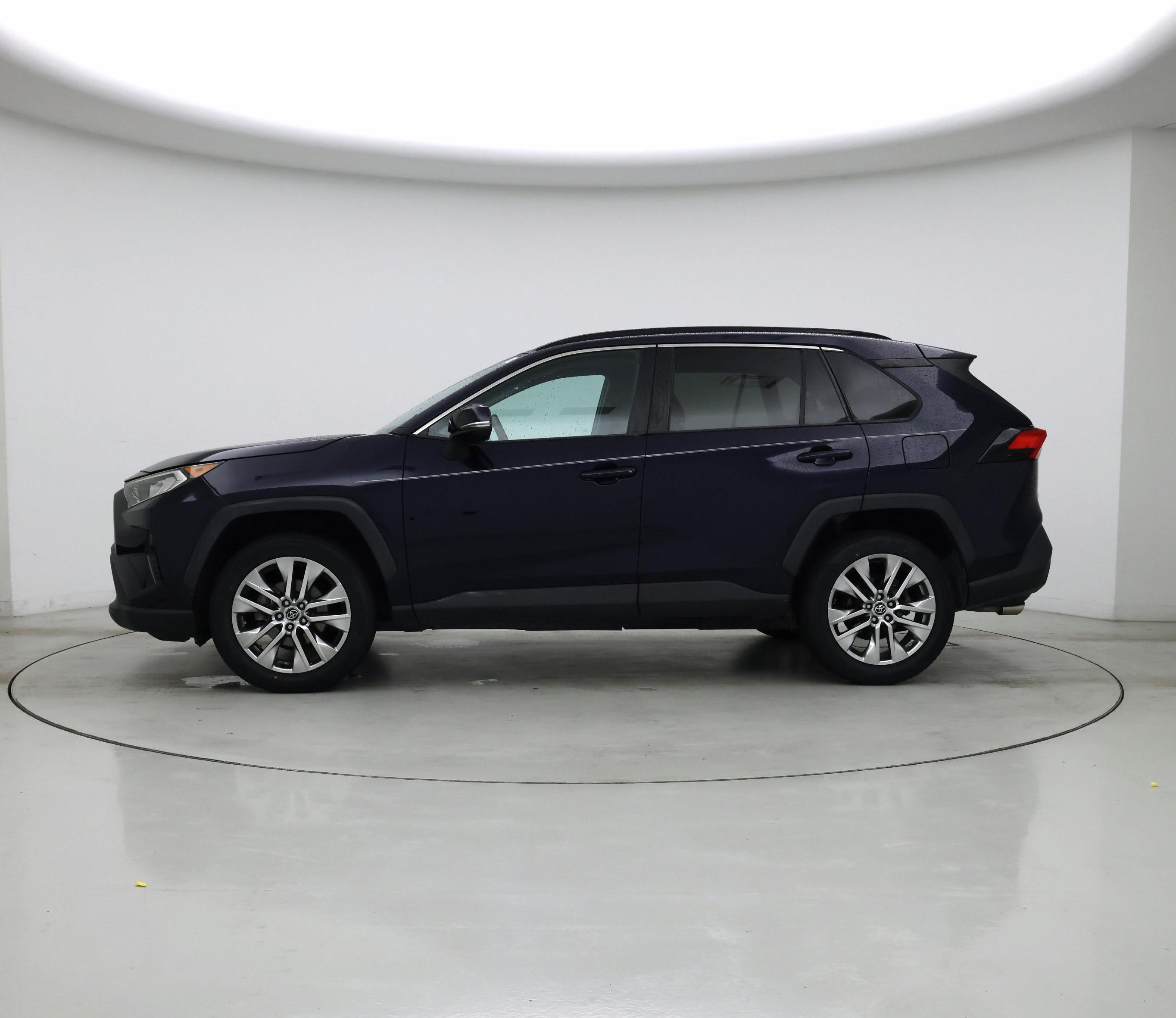 Thumbnail: 2020 Toyota RAV4 - 3