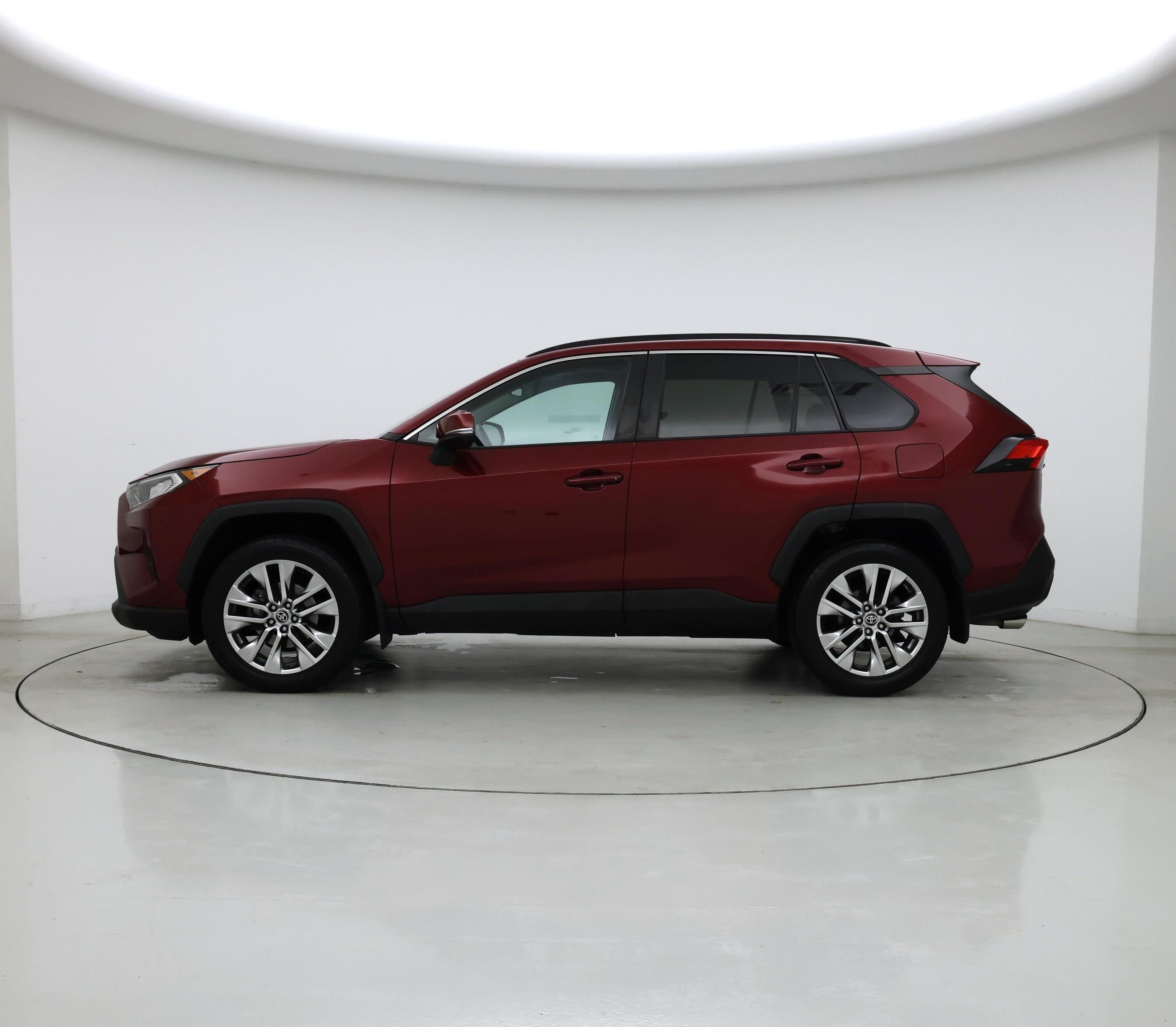Thumbnail: 2021 Toyota RAV4 - 3