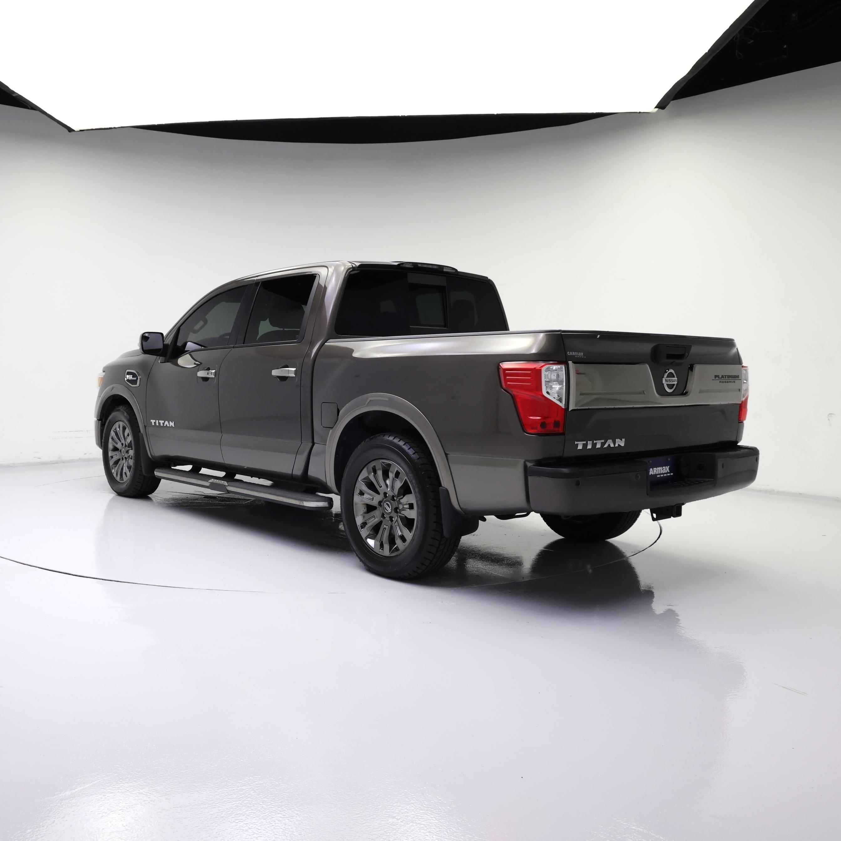 Thumbnail: 2017 Nissan Titan - 2