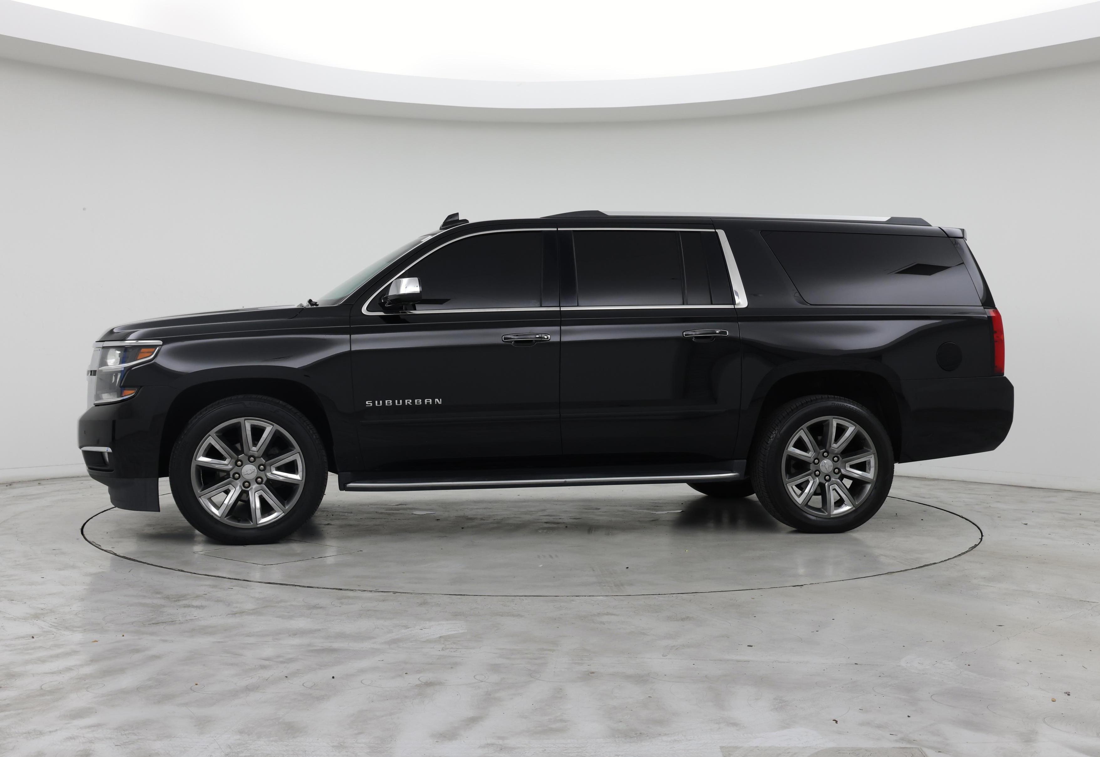 Thumbnail: 2018 Chevrolet Suburban - 3
