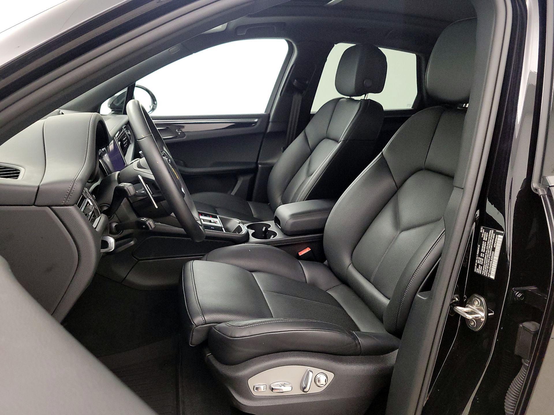 Thumbnail: 2024 Porsche Macan - 11