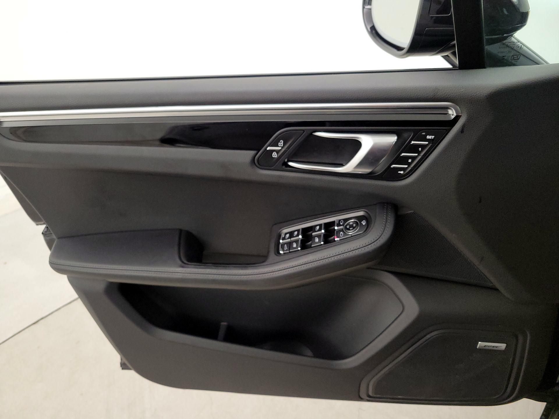 Thumbnail: 2024 Porsche Macan - 12