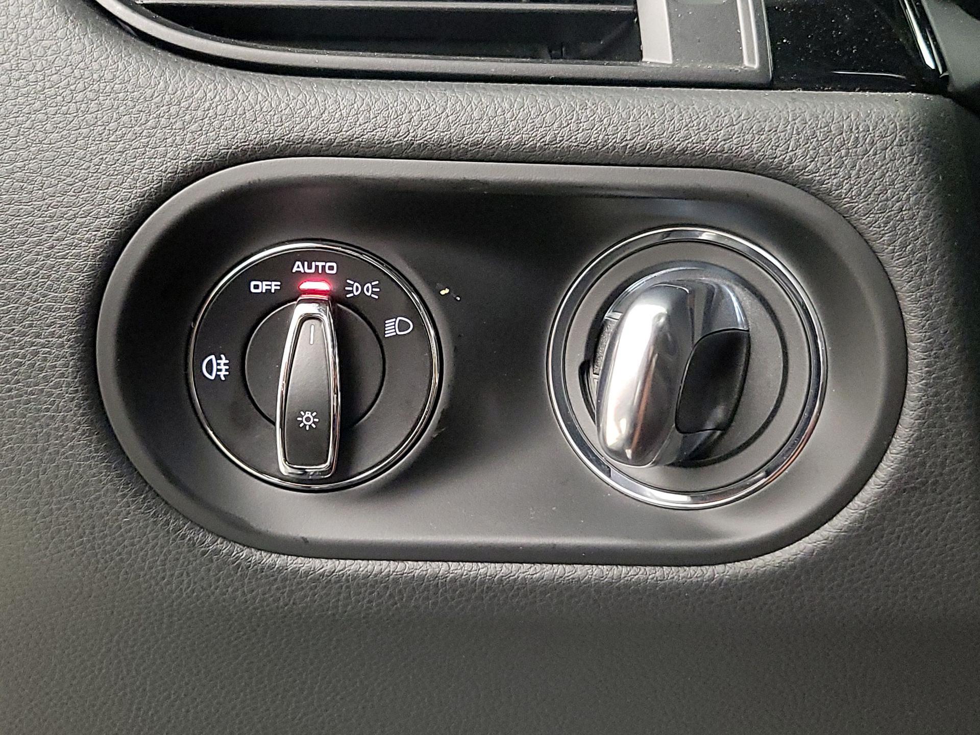 Thumbnail: 2024 Porsche Macan - 13