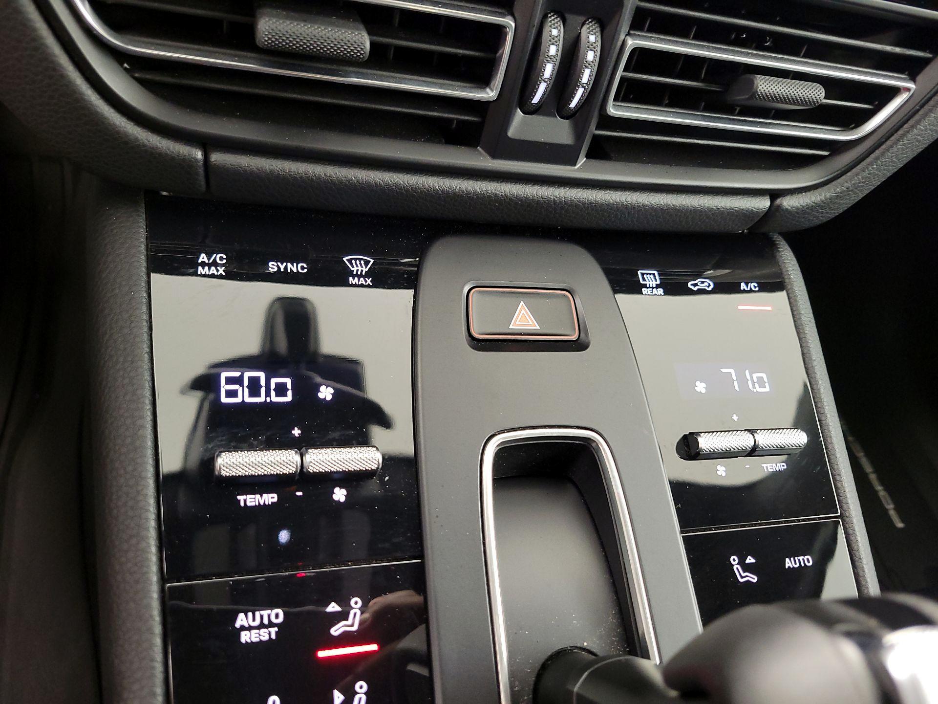 Thumbnail: 2024 Porsche Macan - 17