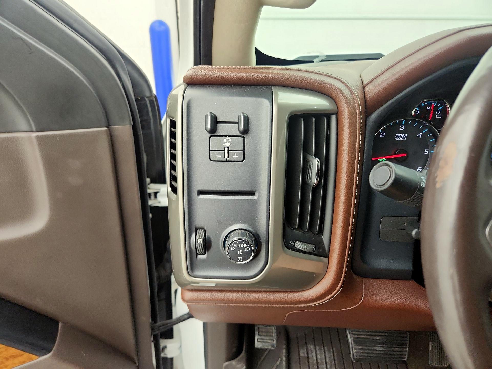 Thumbnail: 2017 Chevrolet Silverado 1500 - 13