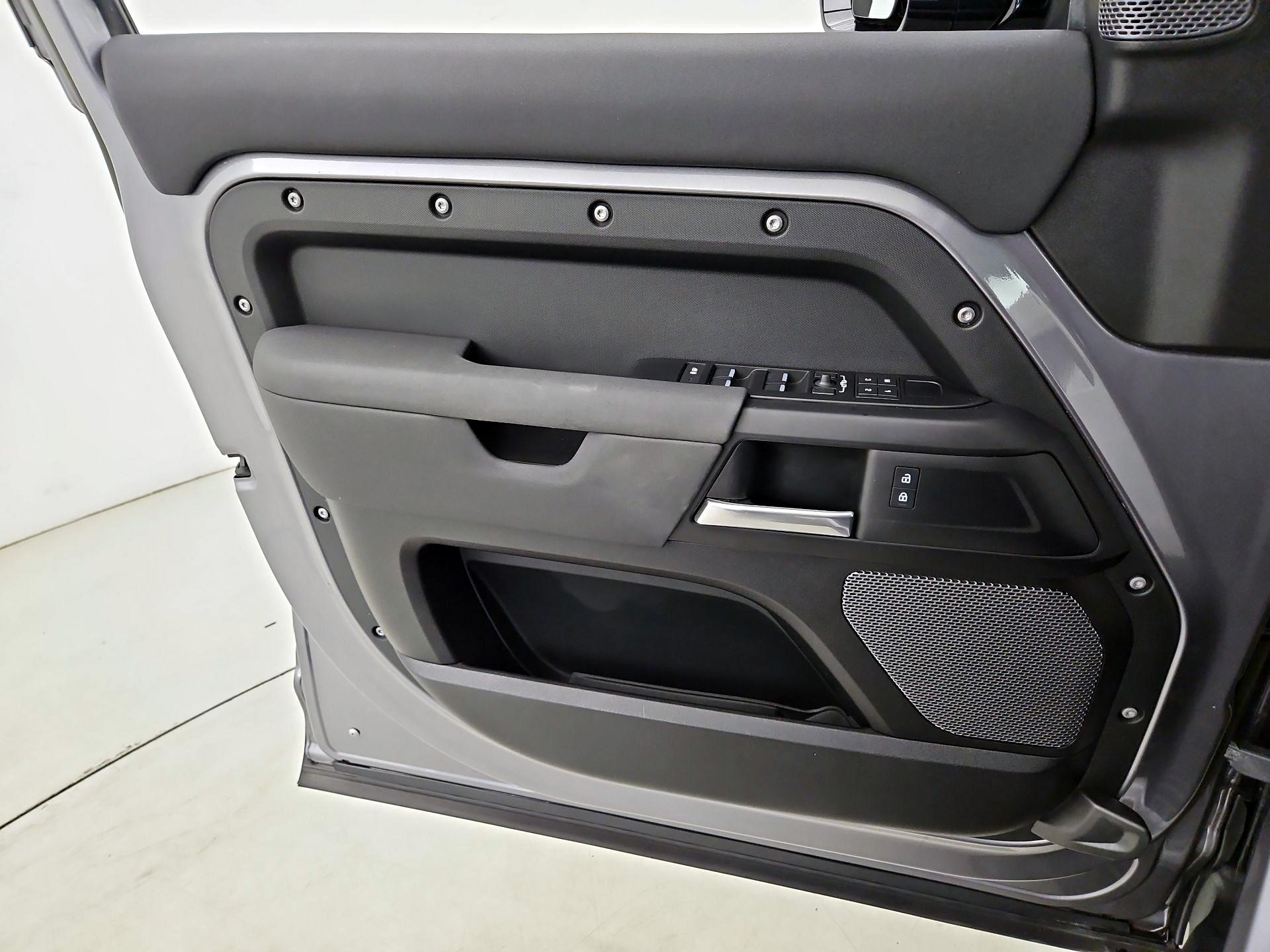 Thumbnail: 2023 Land Rover Defender - 12