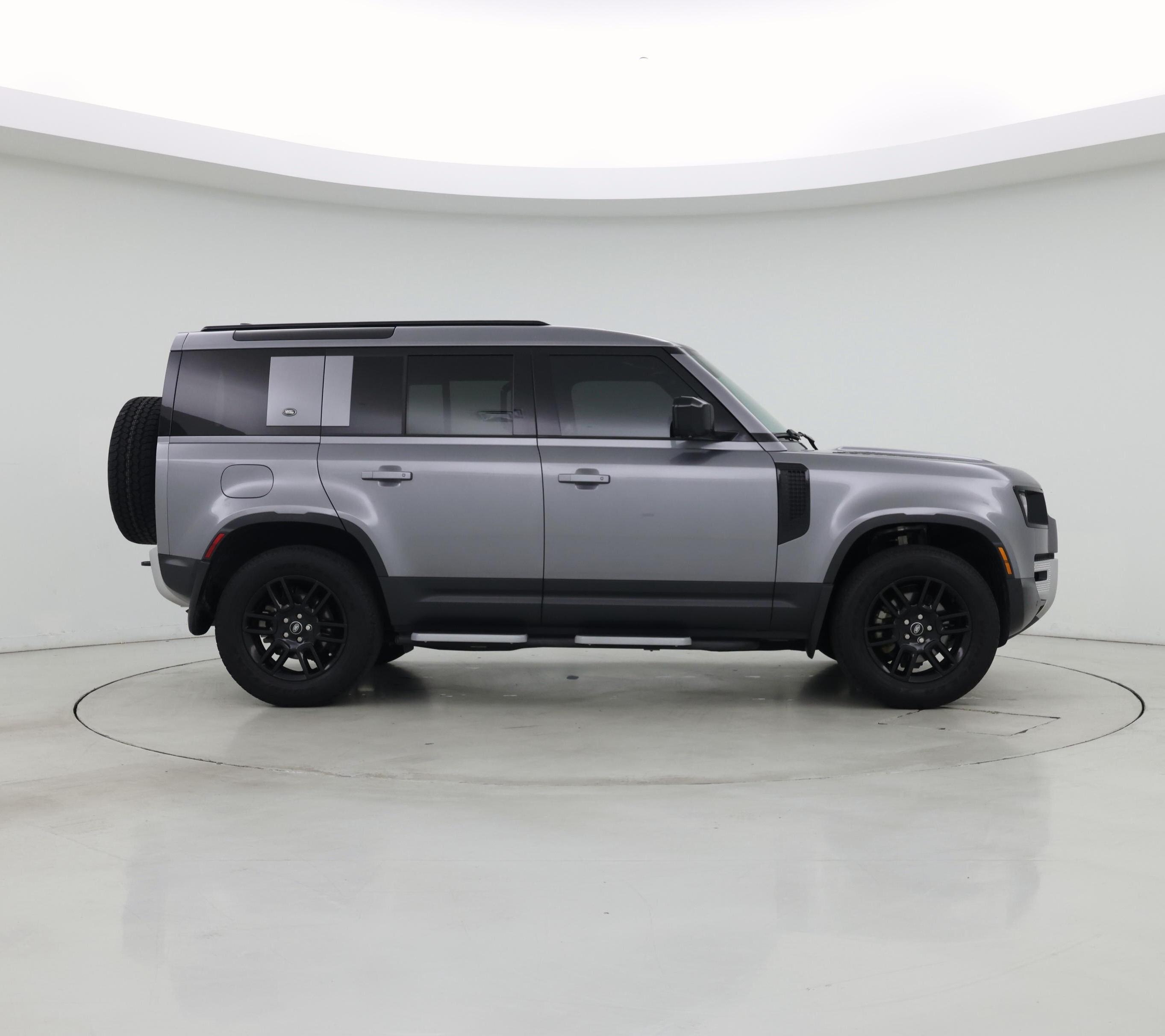 Thumbnail: 2023 Land Rover Defender - 7