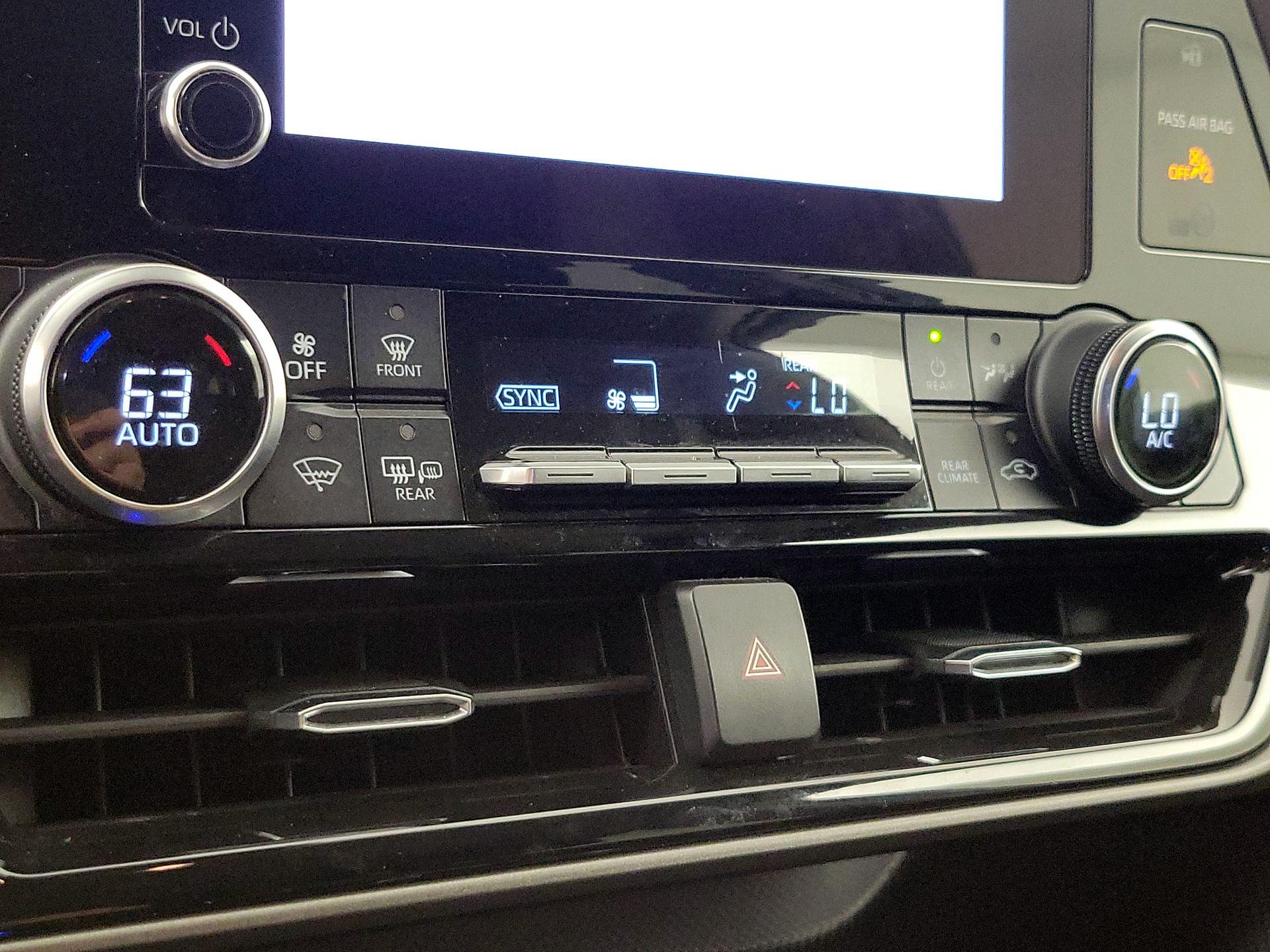 Thumbnail: 2023 Toyota Highlander - 16