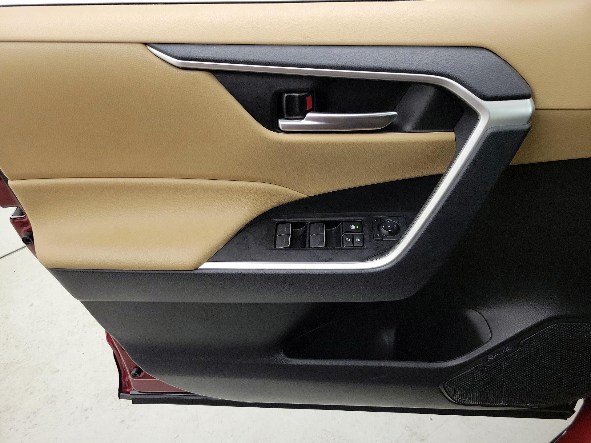 Thumbnail: 2024 Toyota RAV4 - 12