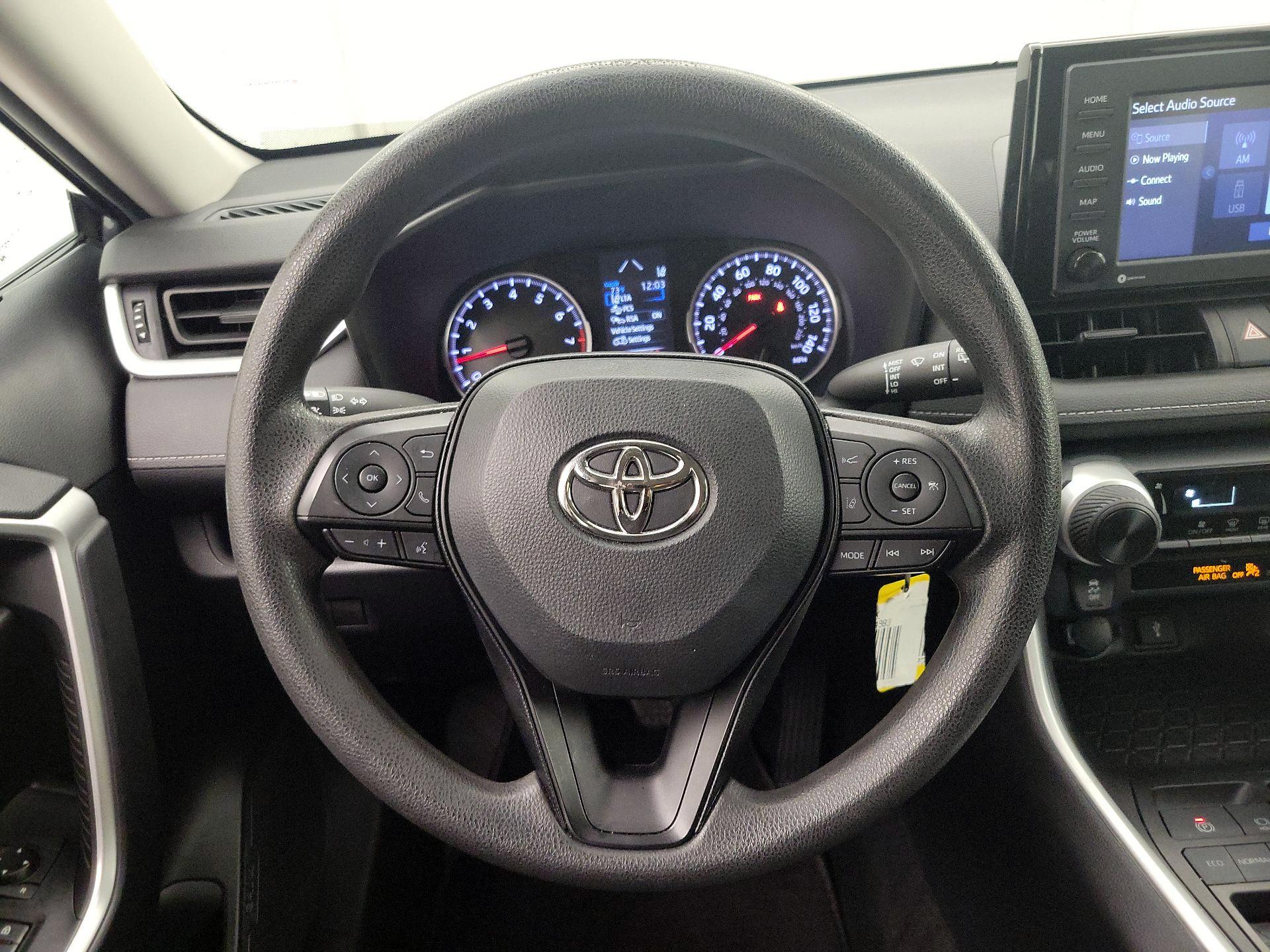 Thumbnail: 2022 Toyota RAV4 - 10