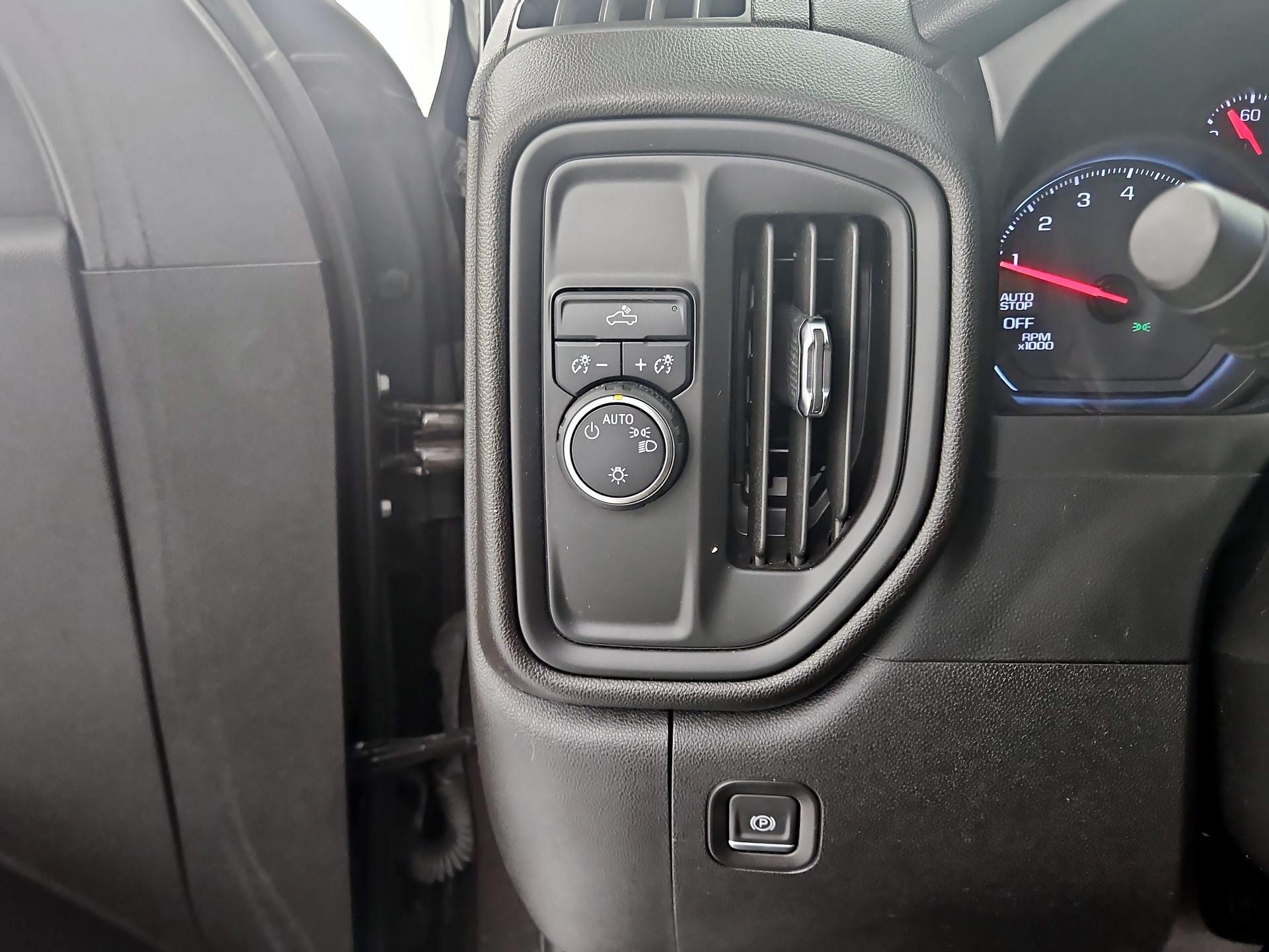 Thumbnail: 2021 Chevrolet Silverado 1500 - 13