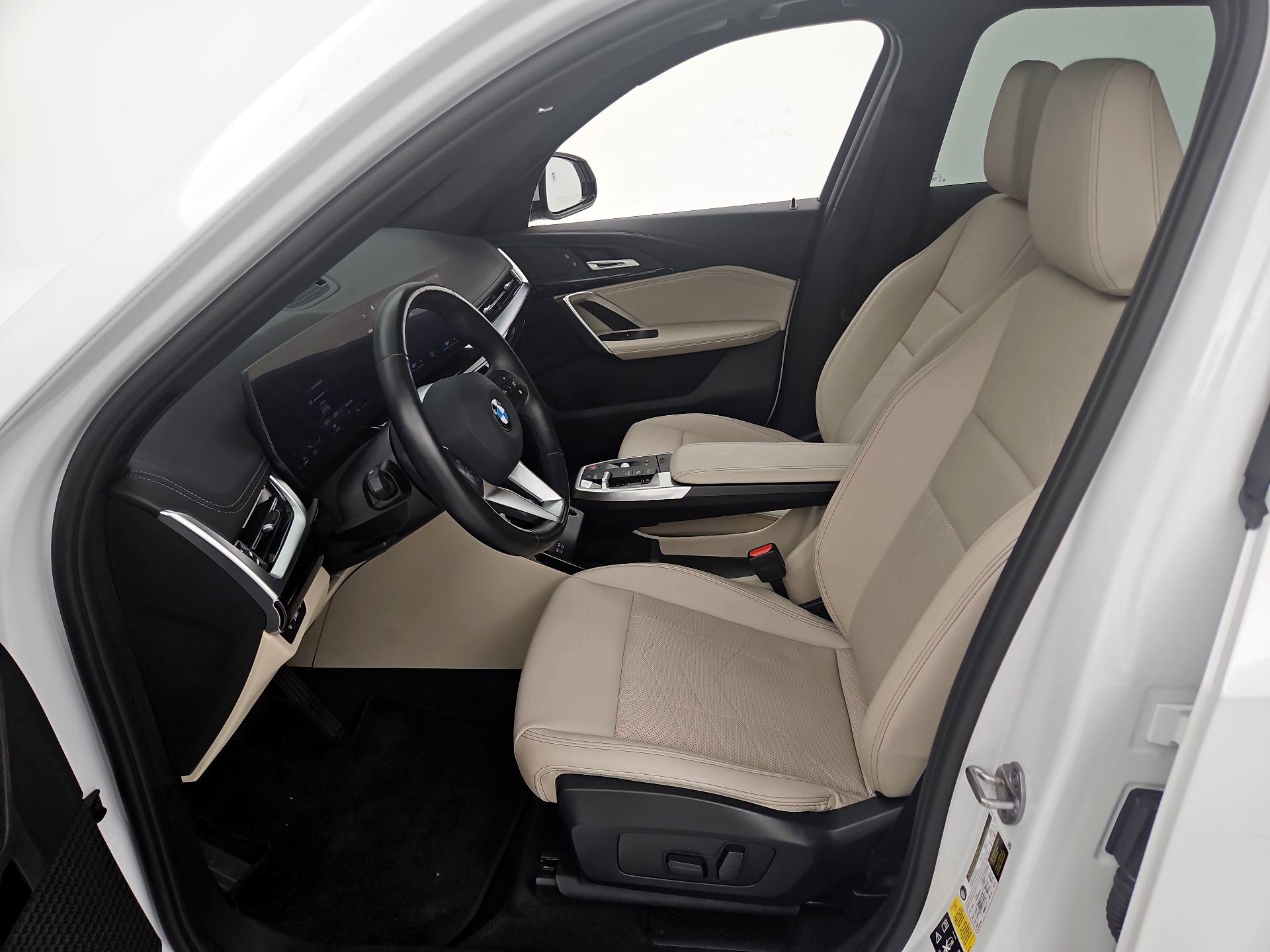 Thumbnail: 2023 BMW X1 - 11